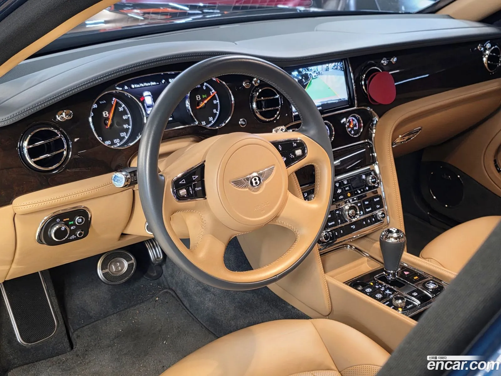 Bentley Mulsanne 2017 — 16