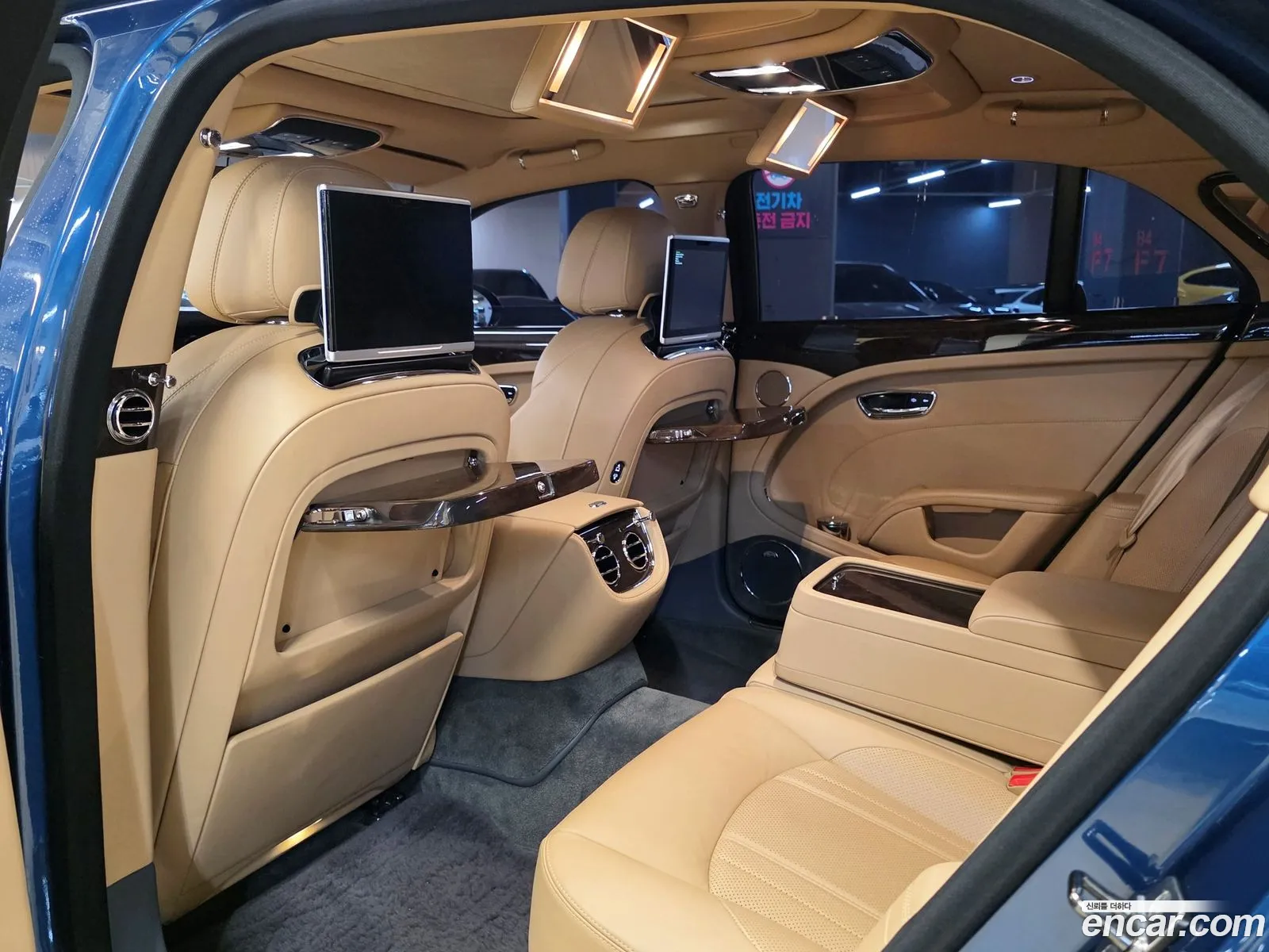 Bentley Mulsanne 2017 — 11