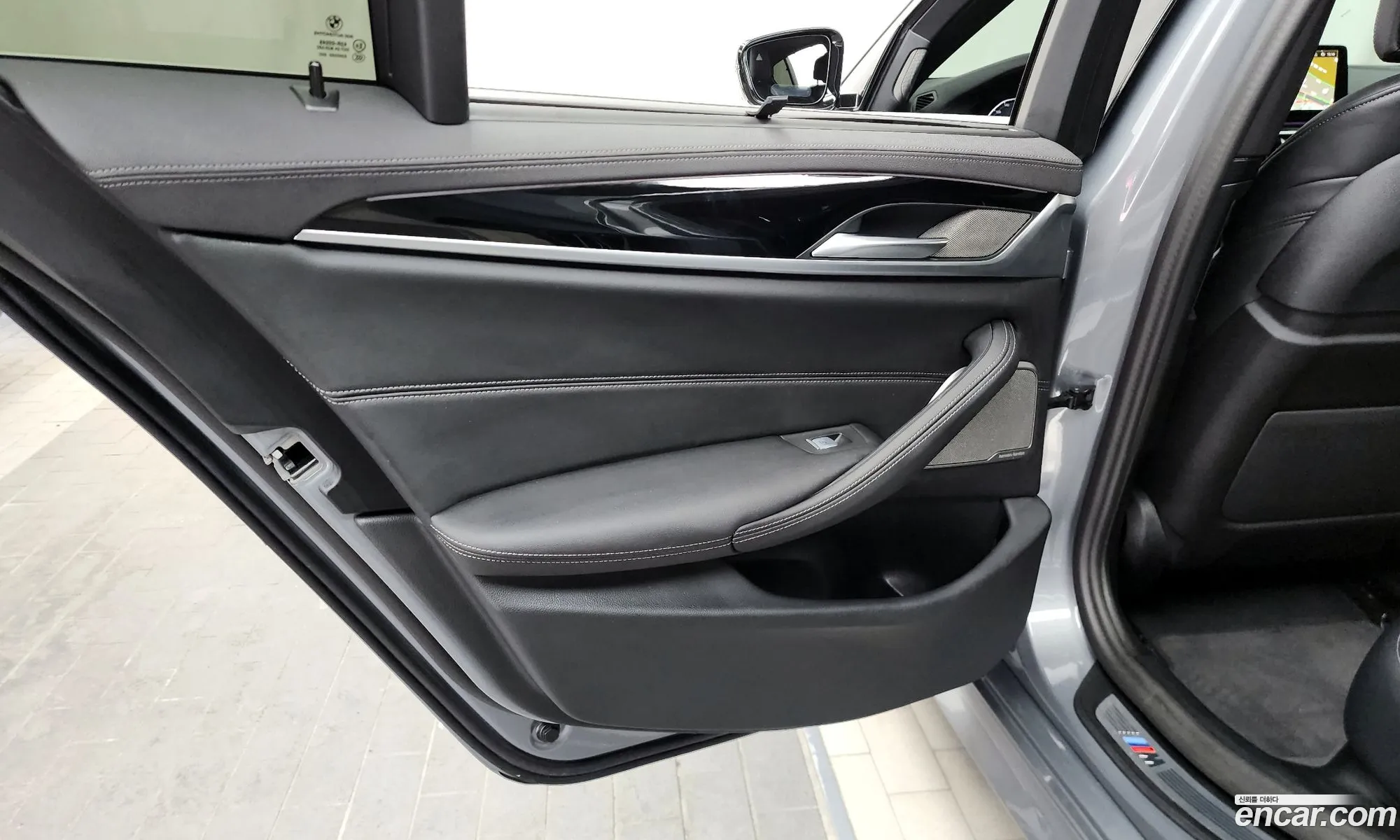 BMW 5 Series 2023 — 12