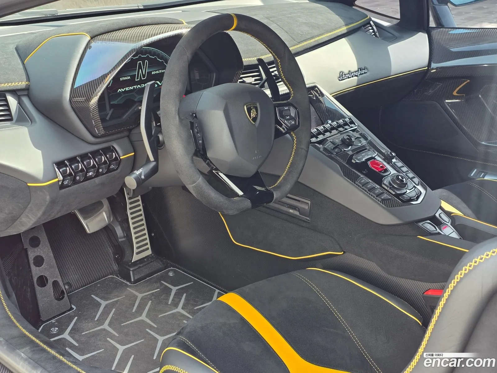 Lamborghini Aventador 2021 — 18