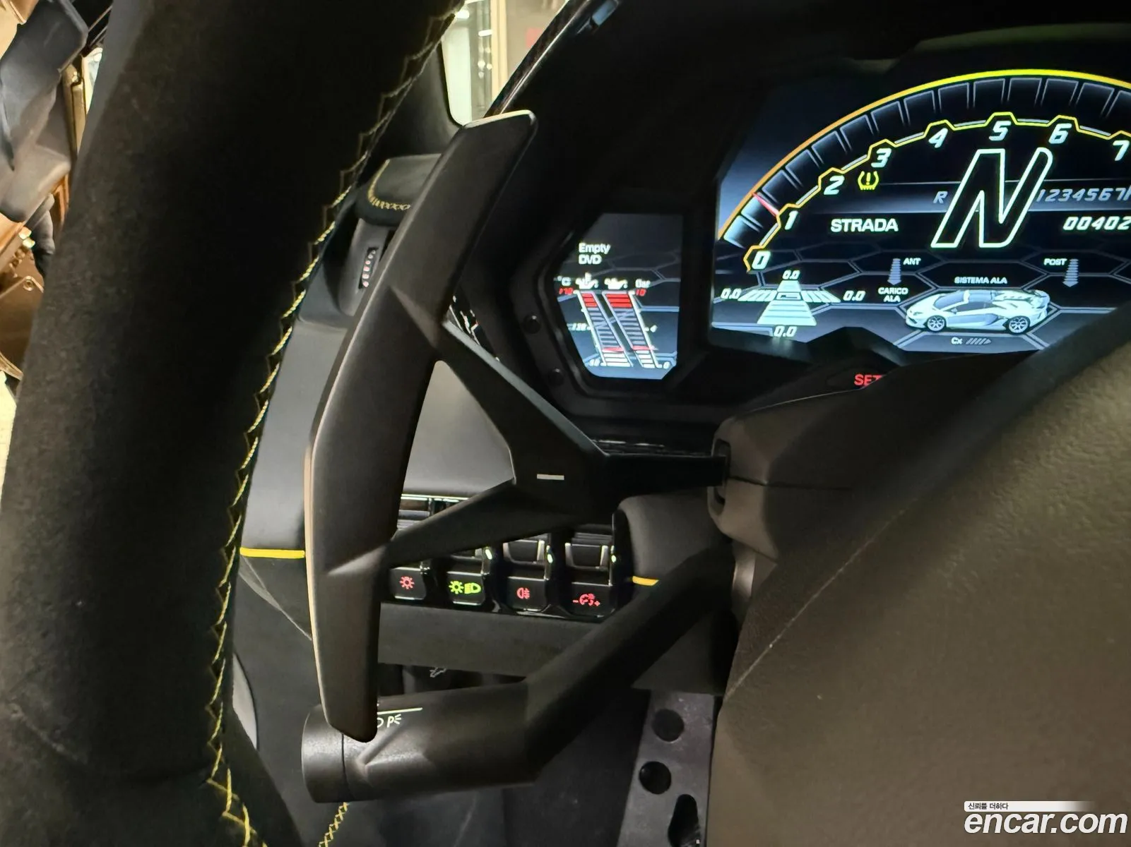 Lamborghini Aventador 2021 — 10