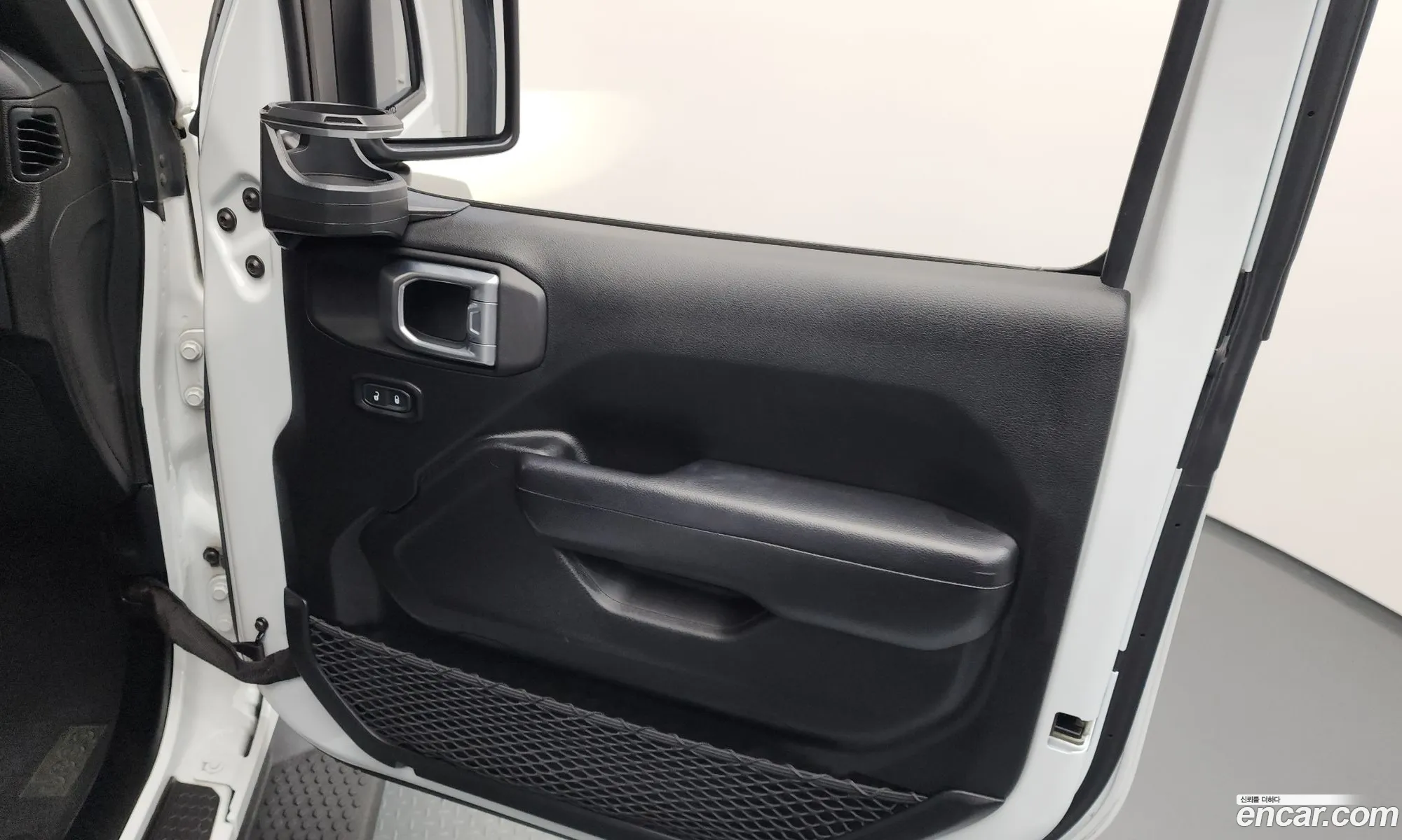 Jeep Wrangler 2019 — 23