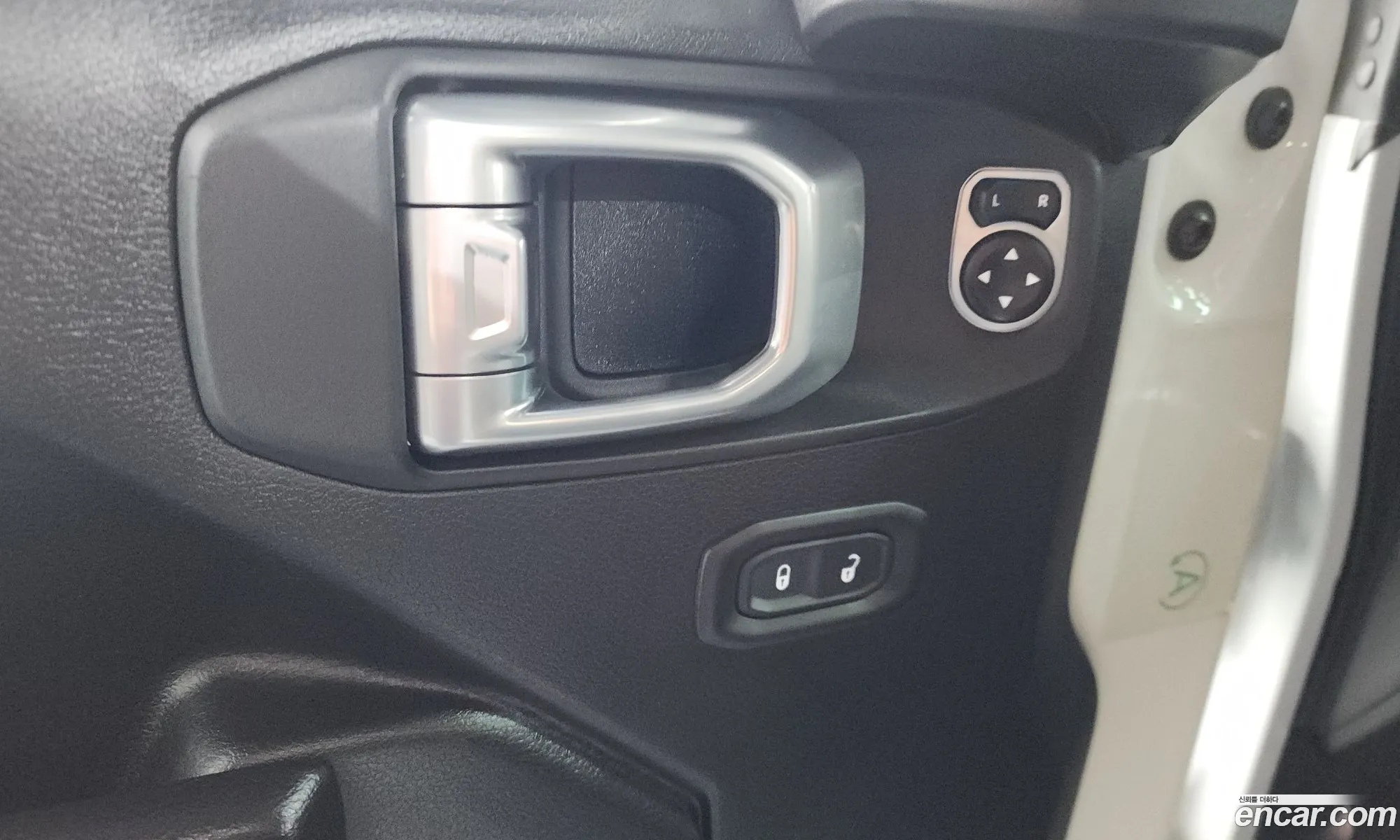 Jeep Wrangler 2019 — 31