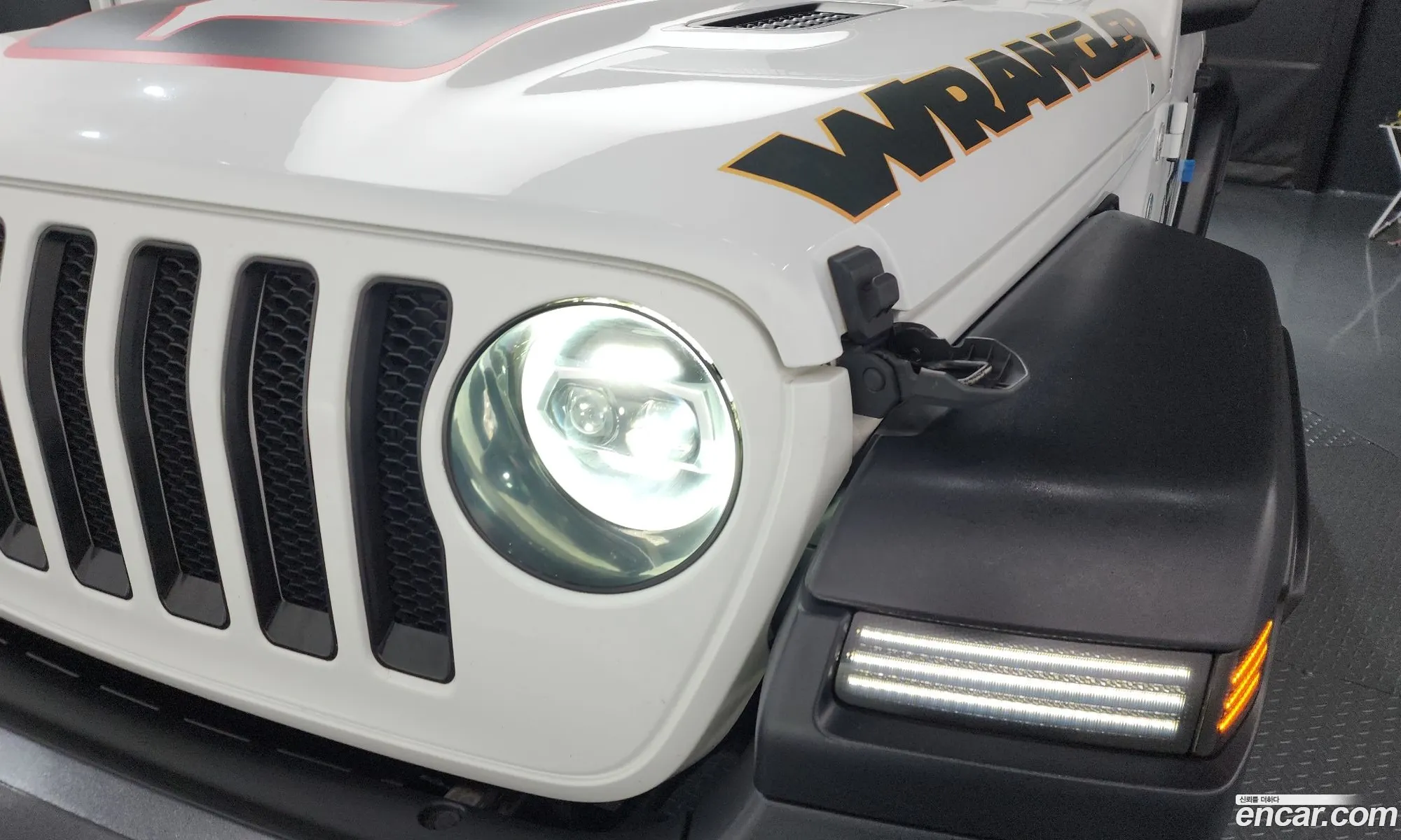 Jeep Wrangler 2019 — 19