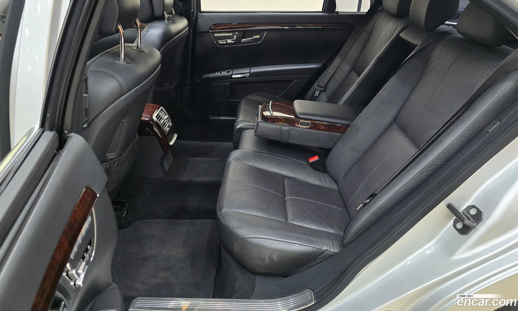 Mercedes-Benz S-Class W221 2006 — 18