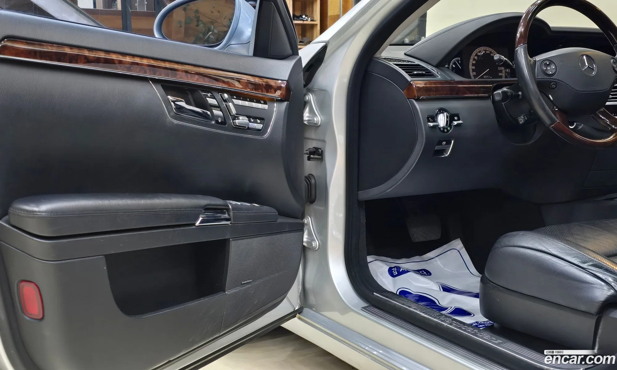 Mercedes-Benz S-Class W221 2006 — 10