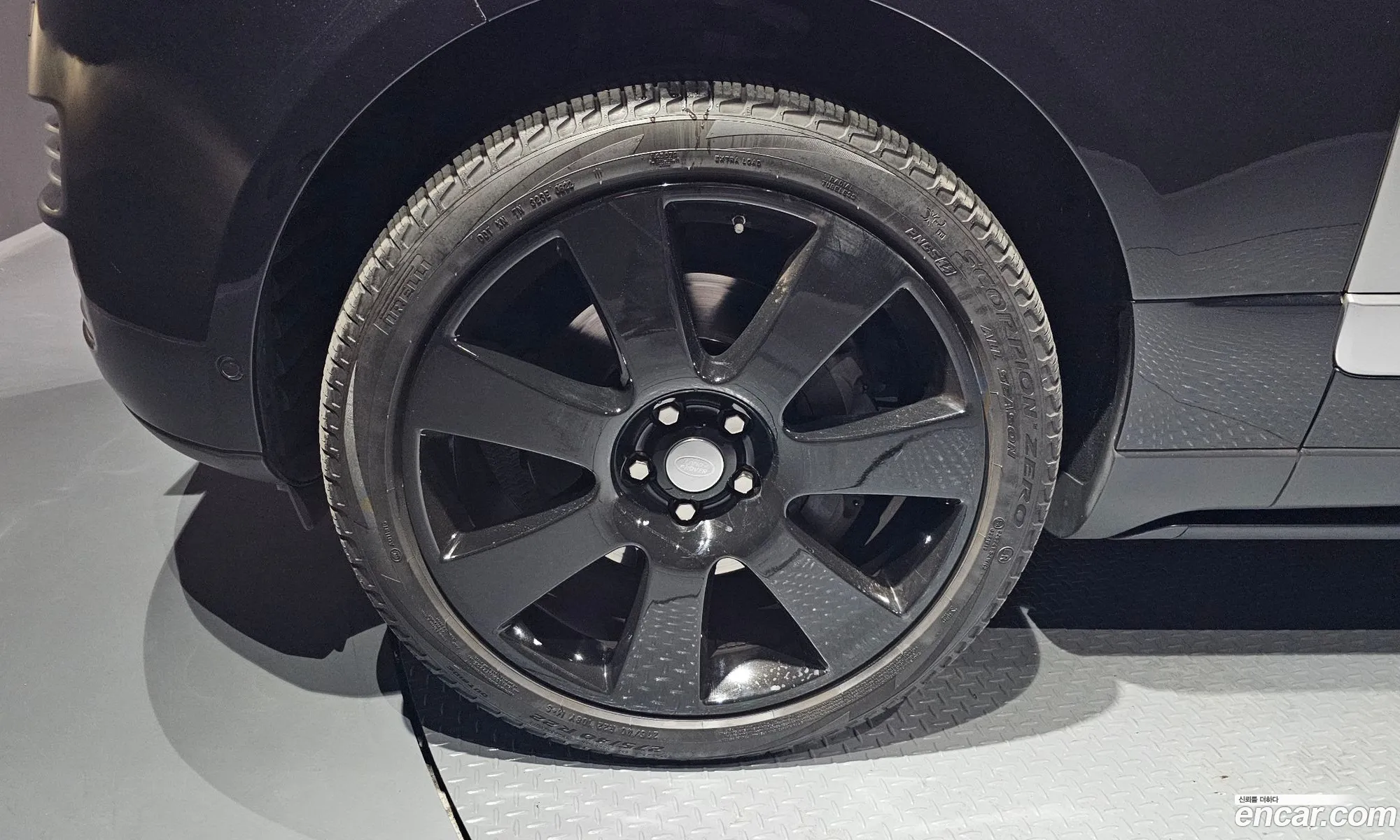 Land Rover Range Rover 2017 SALGA2FJXHA344795 — 5