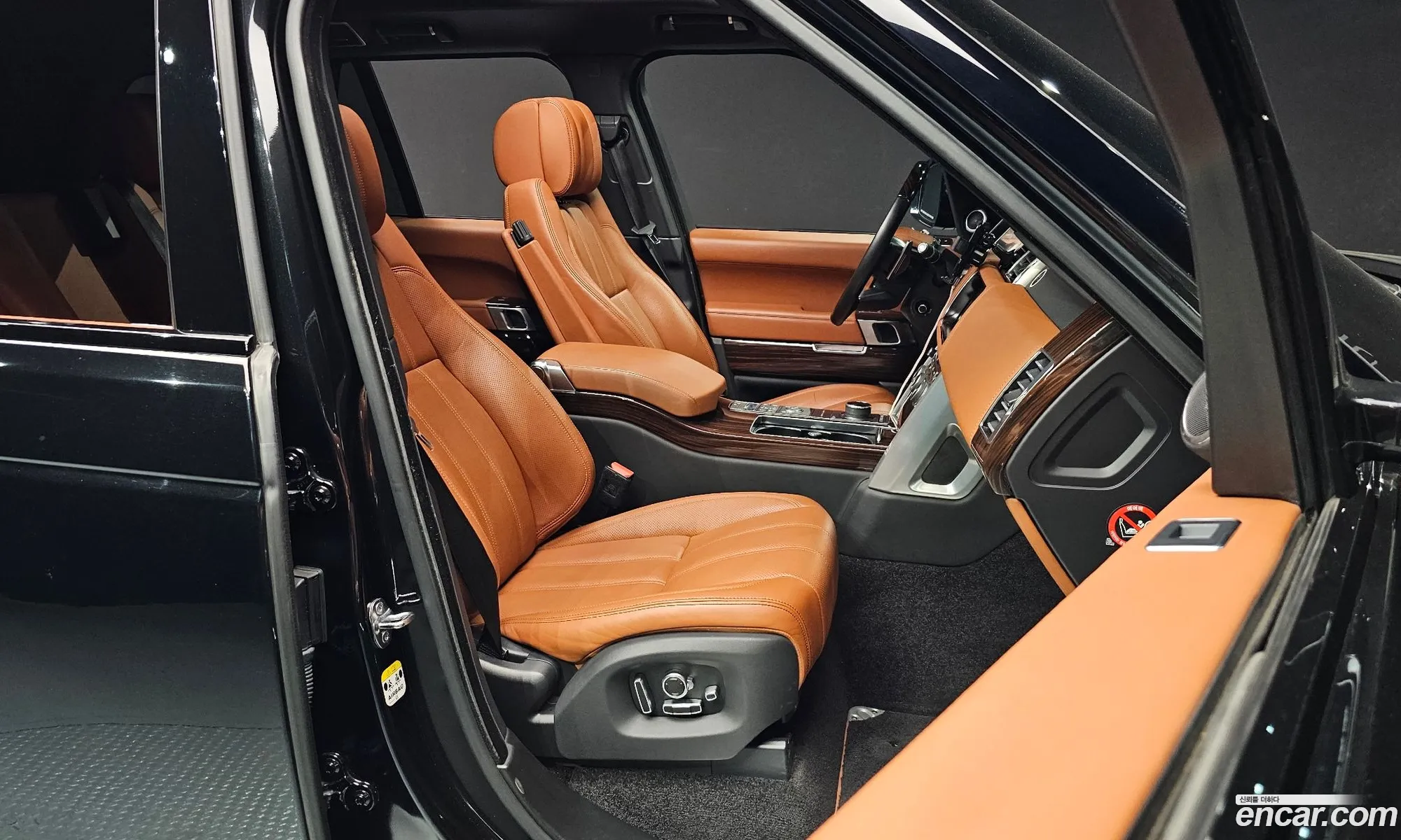 Land Rover Range Rover 2017 SALGA2FJXHA344795 — 4