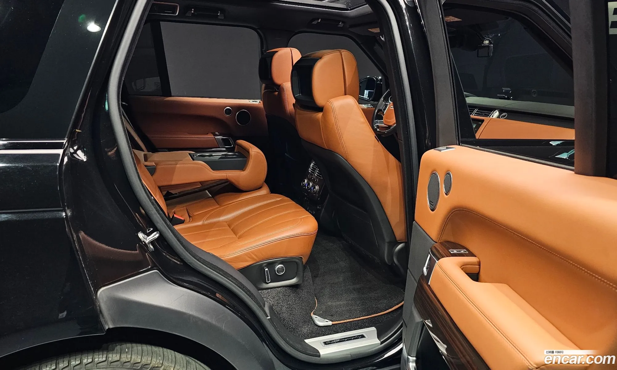 Land Rover Range Rover 2017 SALGA2FJXHA344795 — 2