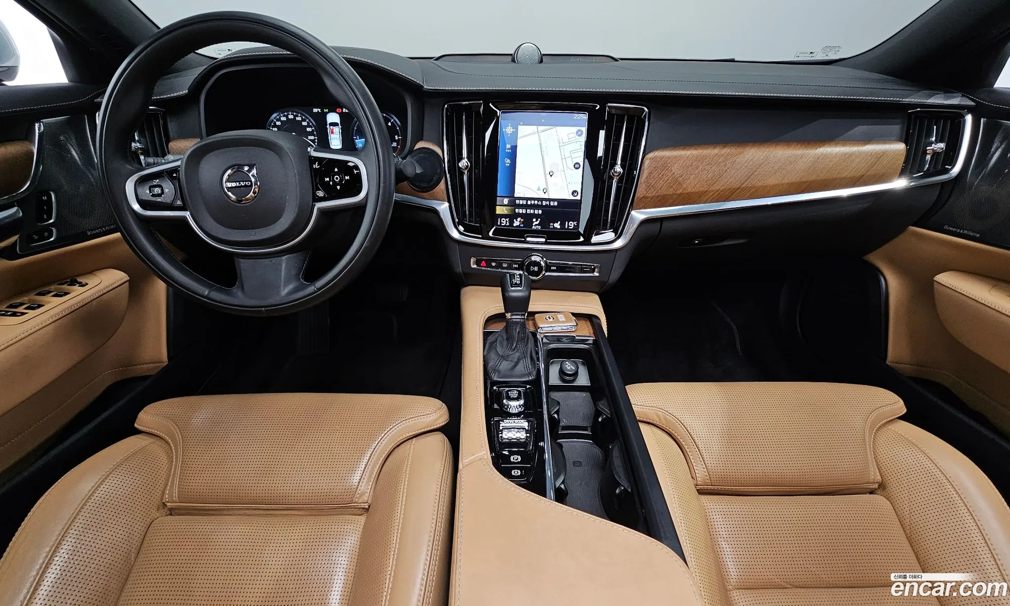 Volvo S90 2019 — 22