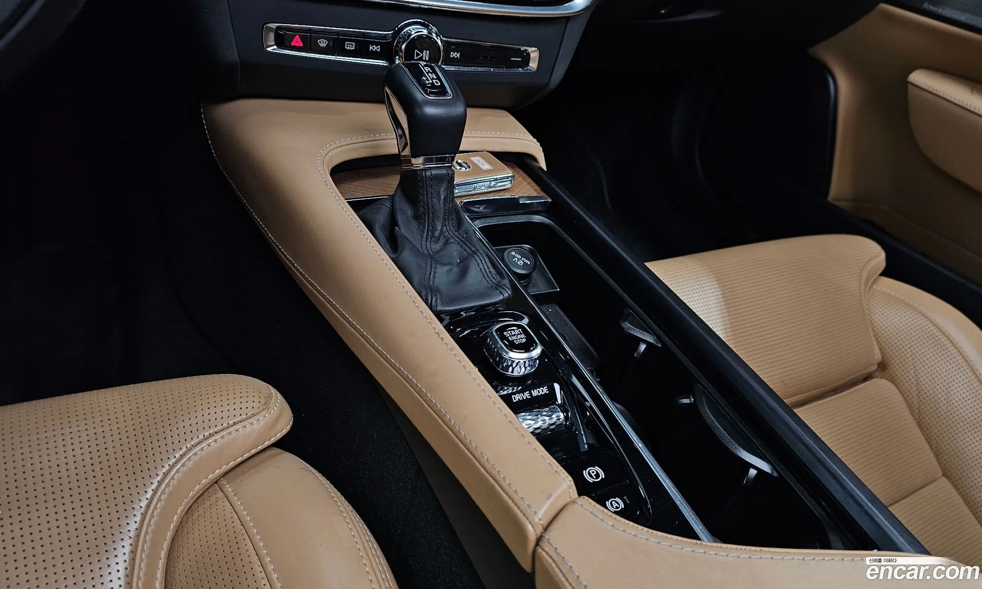 Volvo S90 2019 — 13
