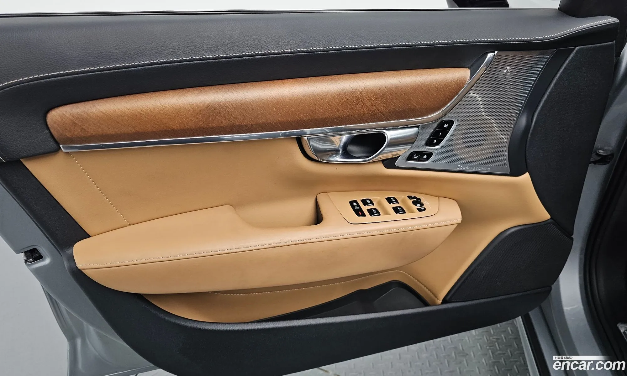 Volvo S90 2019 — 25