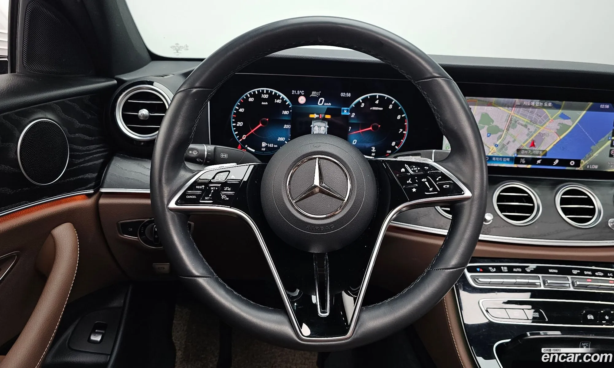 Mercedes-Benz E-Class W213 2022 — 10