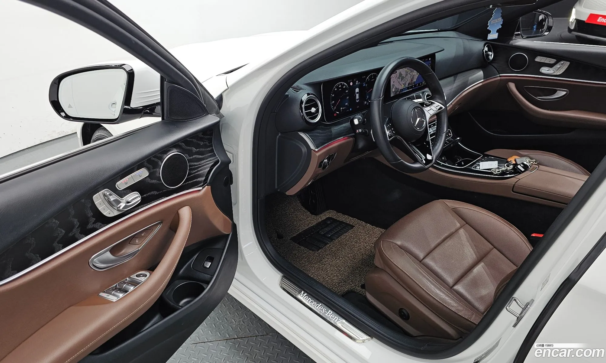 Mercedes-Benz E-Class W213 2022 — 26