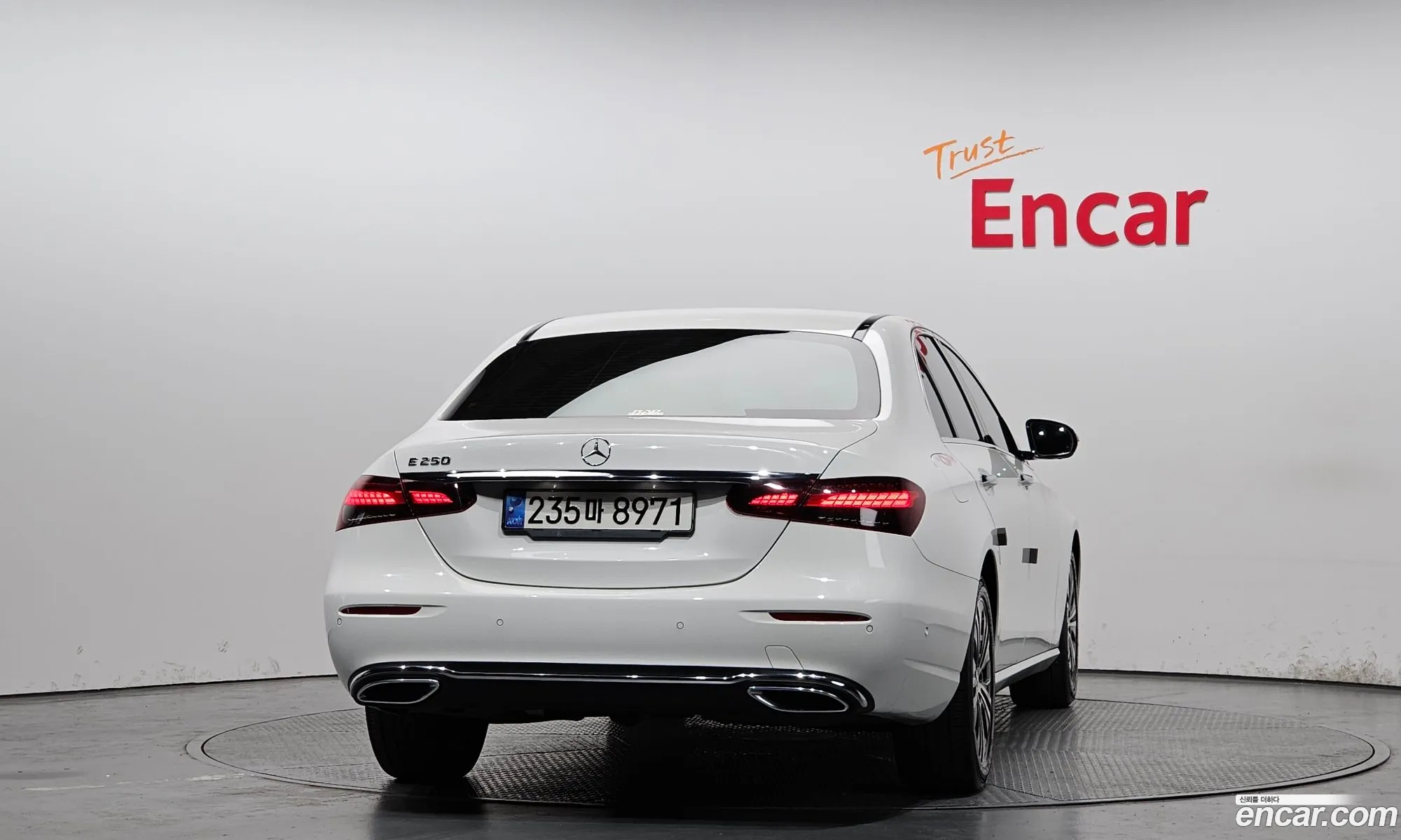 Mercedes-Benz E-Class W213 2022 — 13