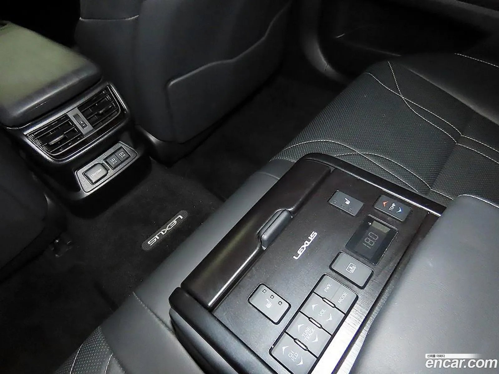 Lexus ES300h 7th Gen 2019 — 7