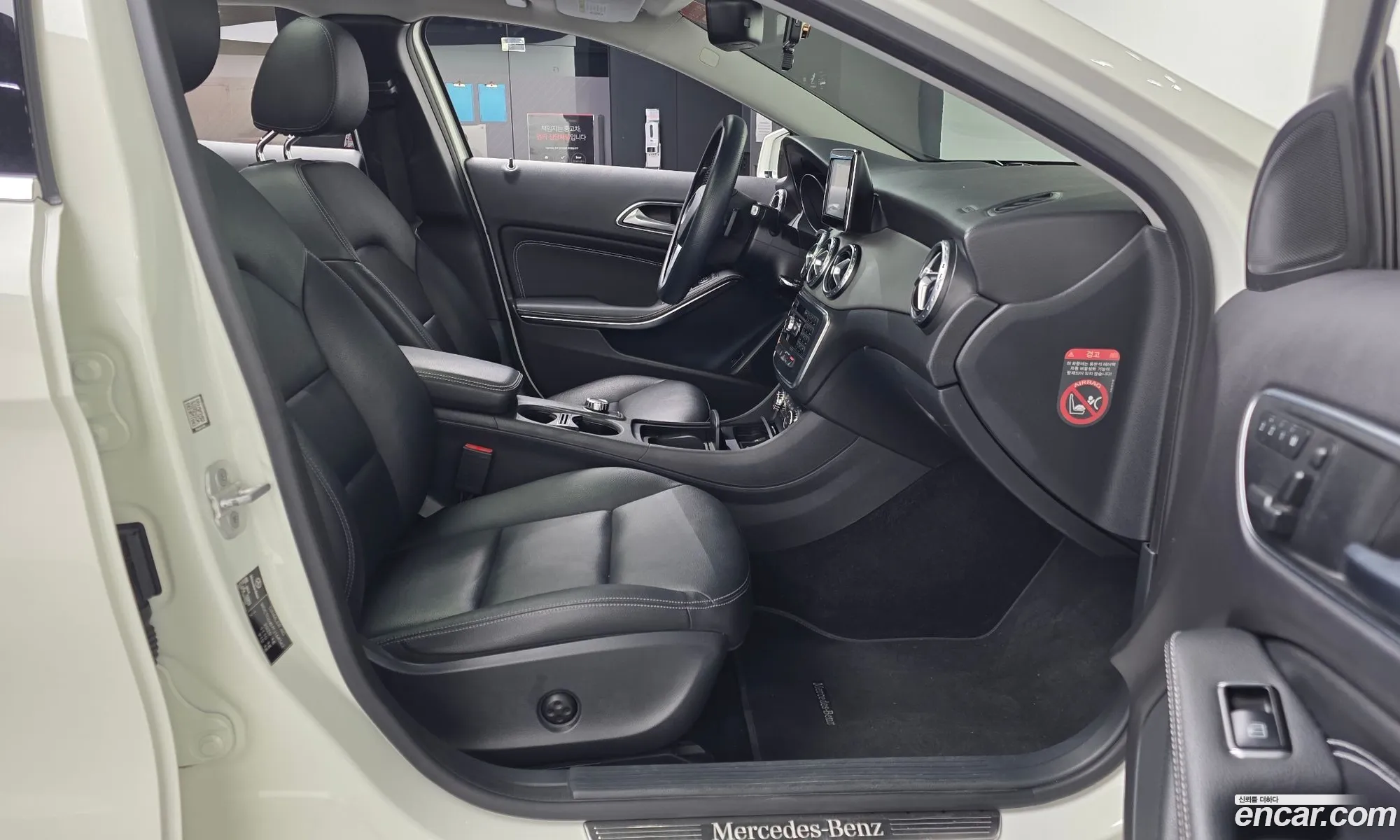 Mercedes-Benz GLA-Class X156 2015 — 3