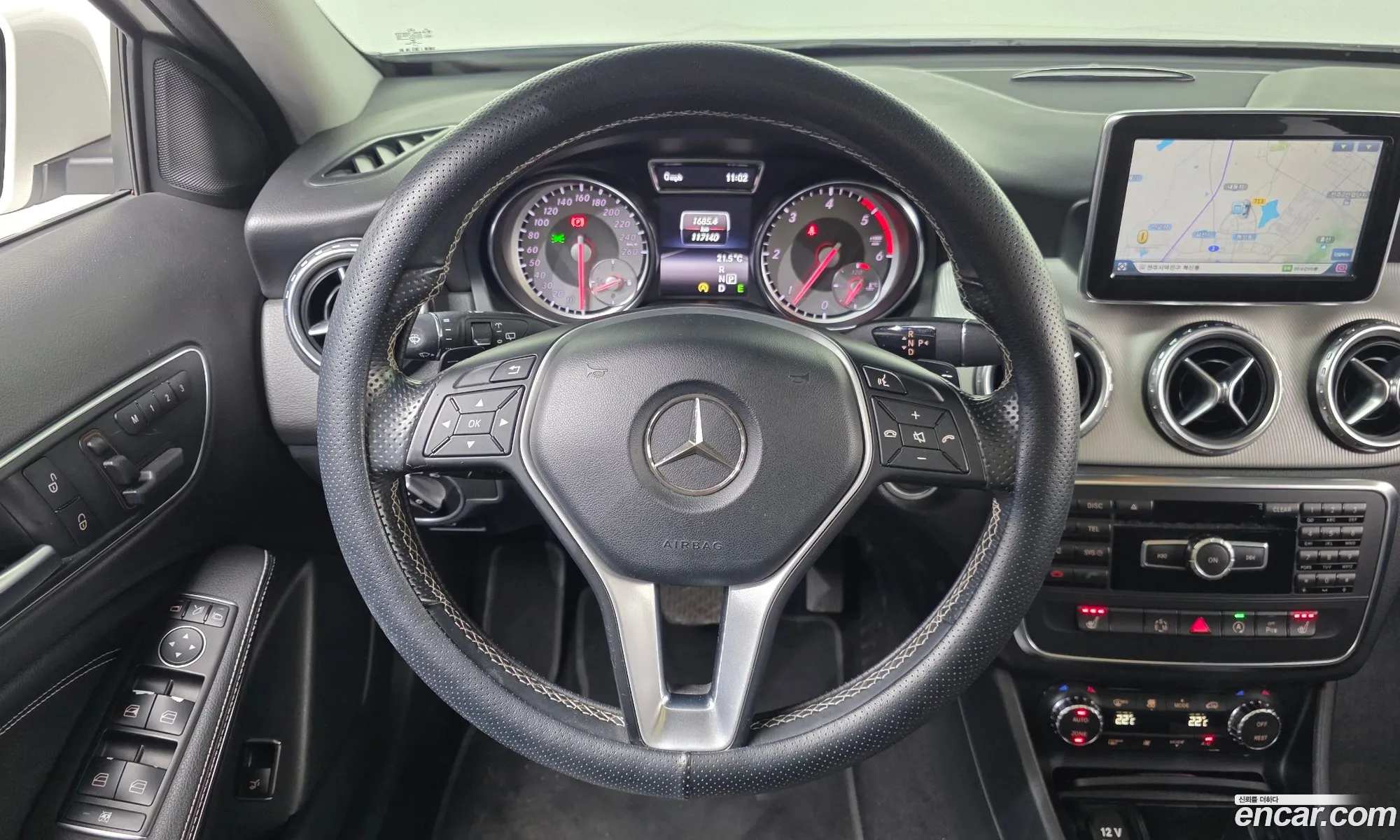 Mercedes-Benz GLA-Class X156 2015 — 20