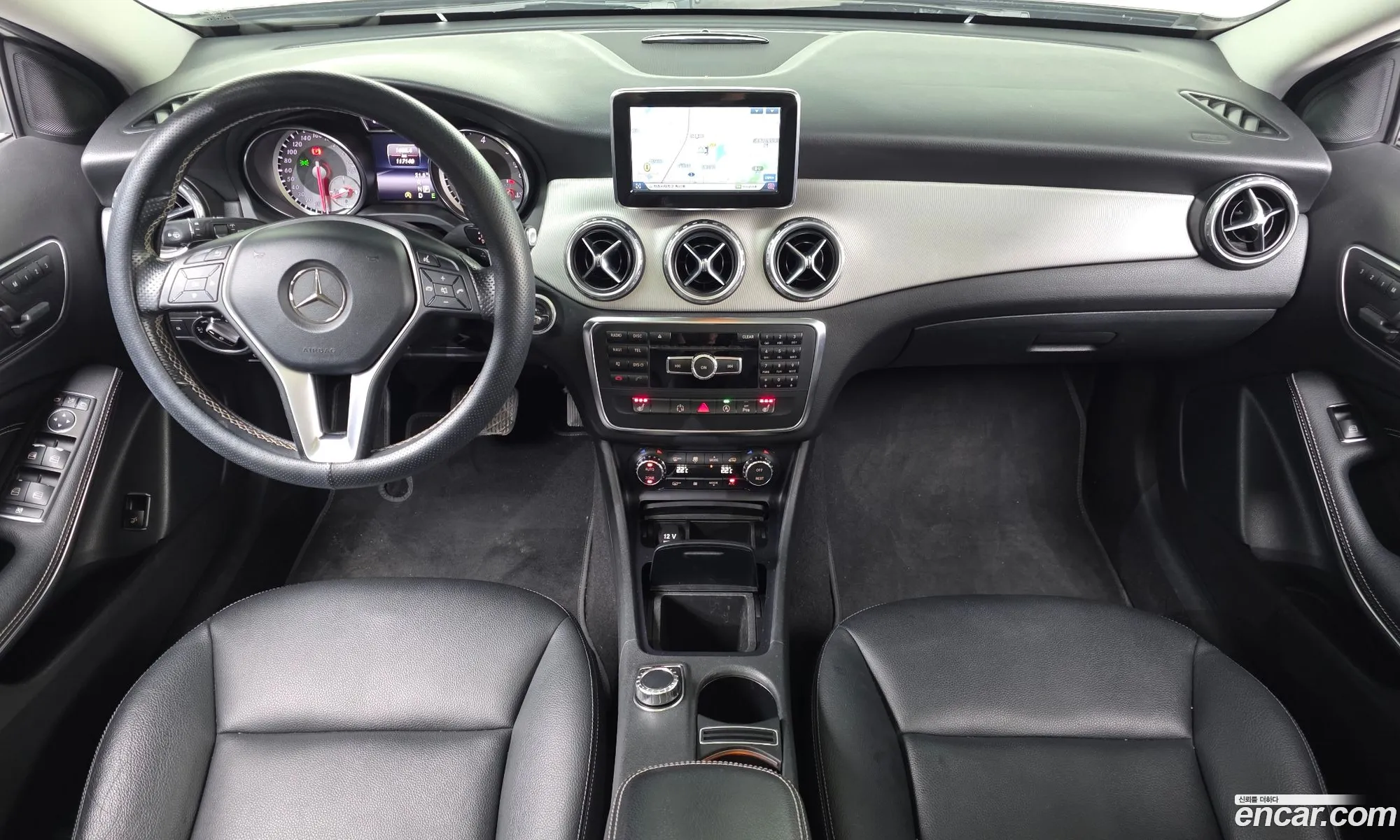 Mercedes-Benz GLA-Class X156 2015 — 18