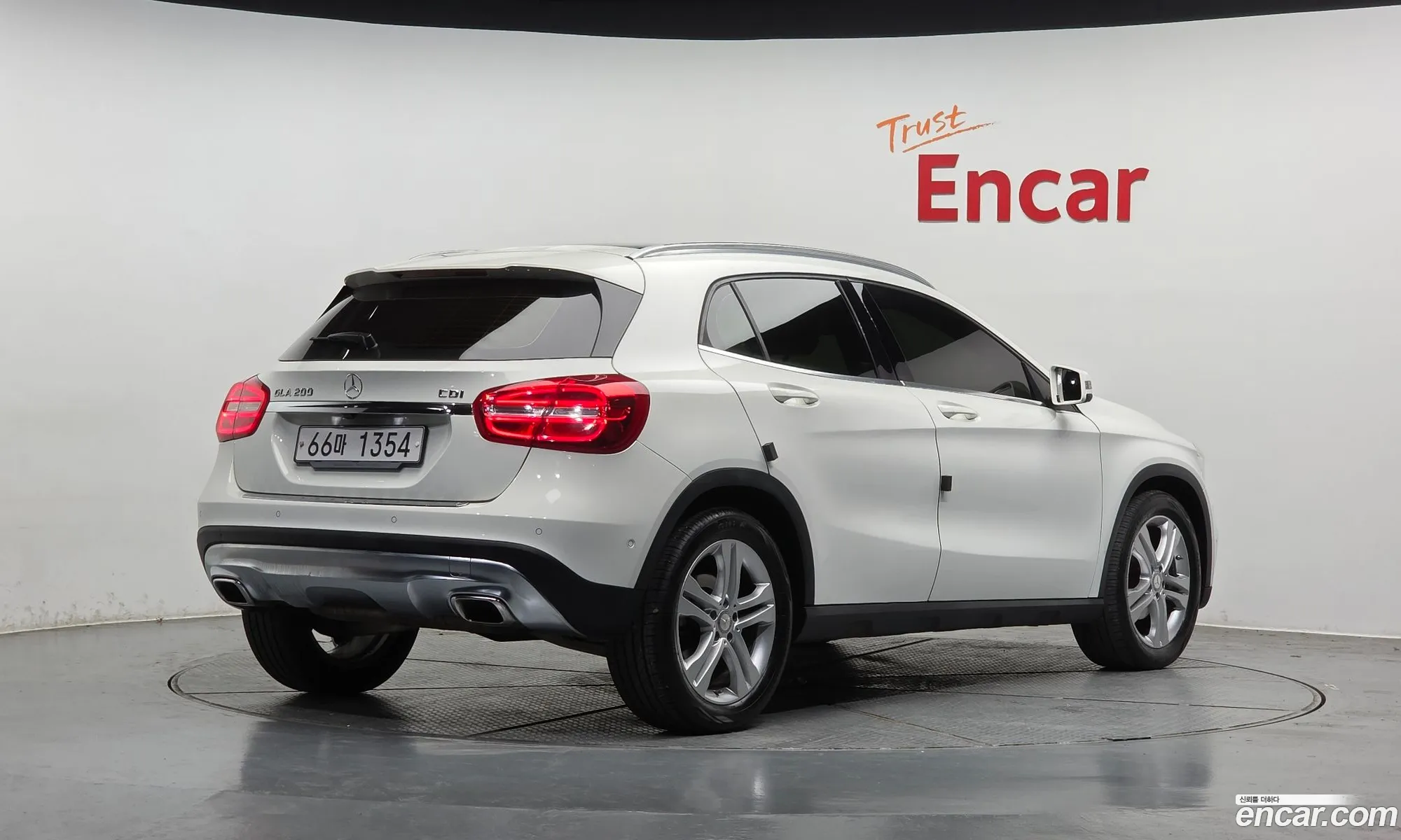 Mercedes-Benz GLA-Class X156 2015 — 19