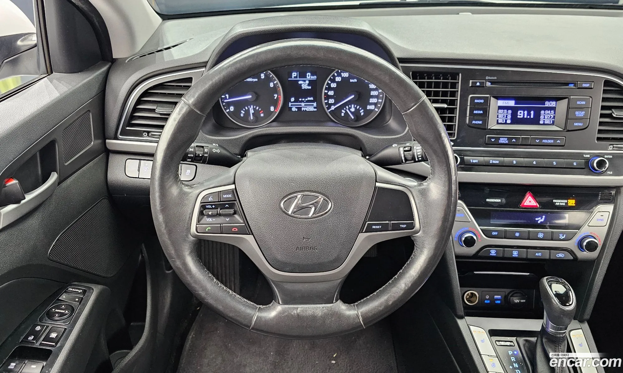 Hyundai Elantra AD 2016 — 13