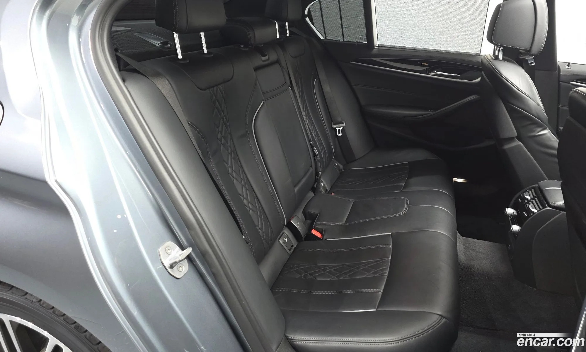 BMW 5 Series 2019 WBAJD3104KB317941 — 4