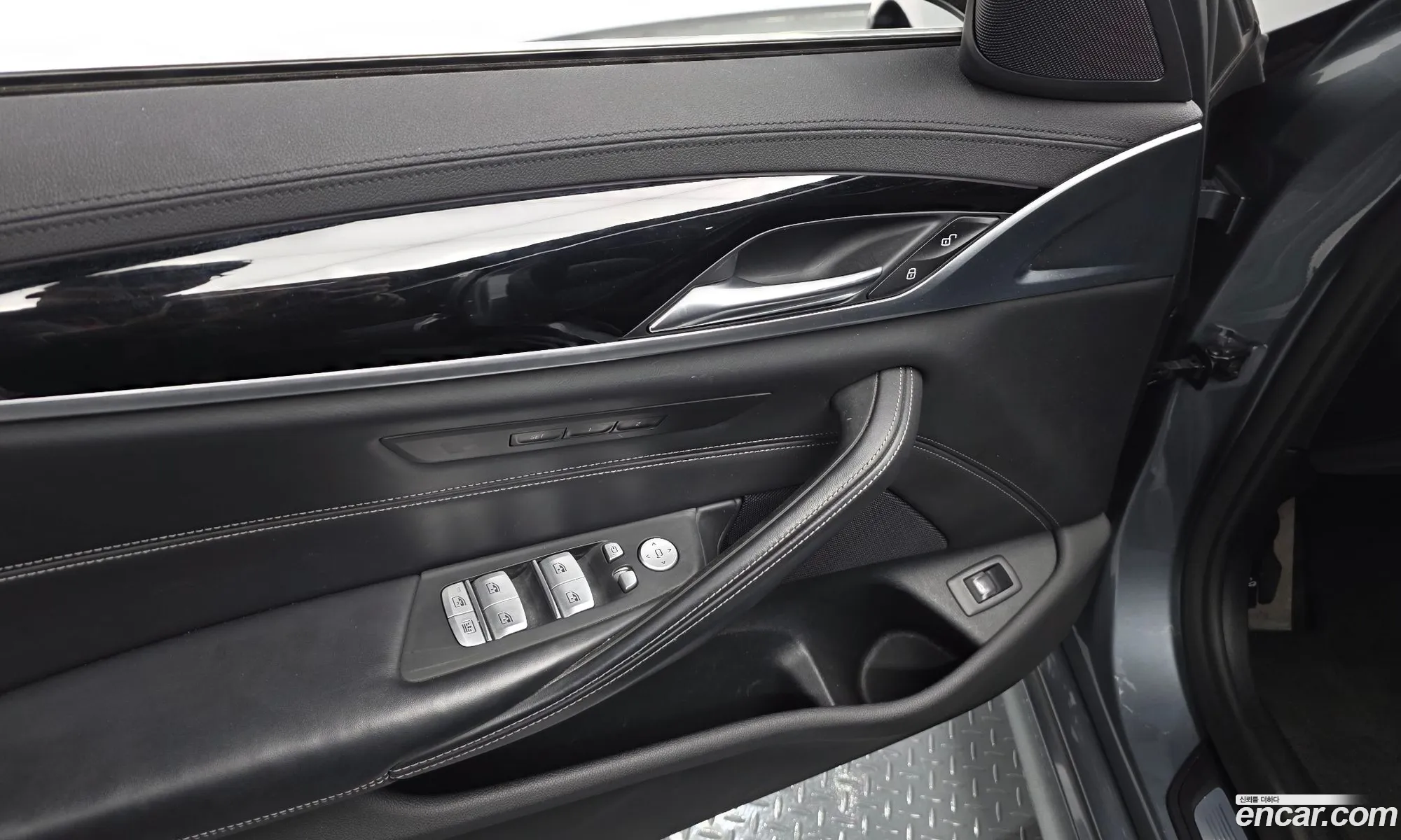 BMW 5 Series 2019 WBAJD3104KB317941 — 9