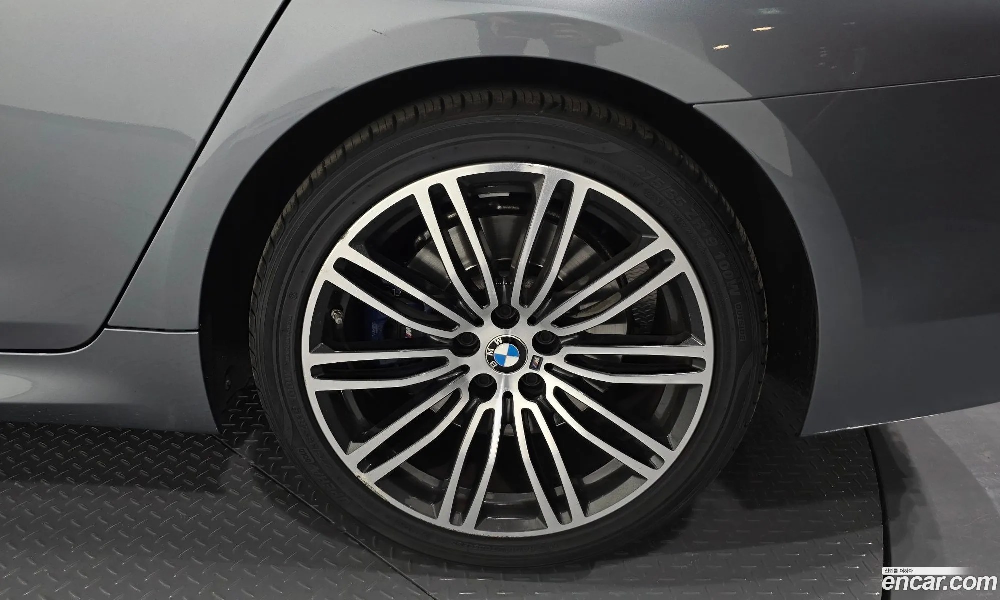 BMW 5 Series 2019 WBAJD3104KB317941 — 28