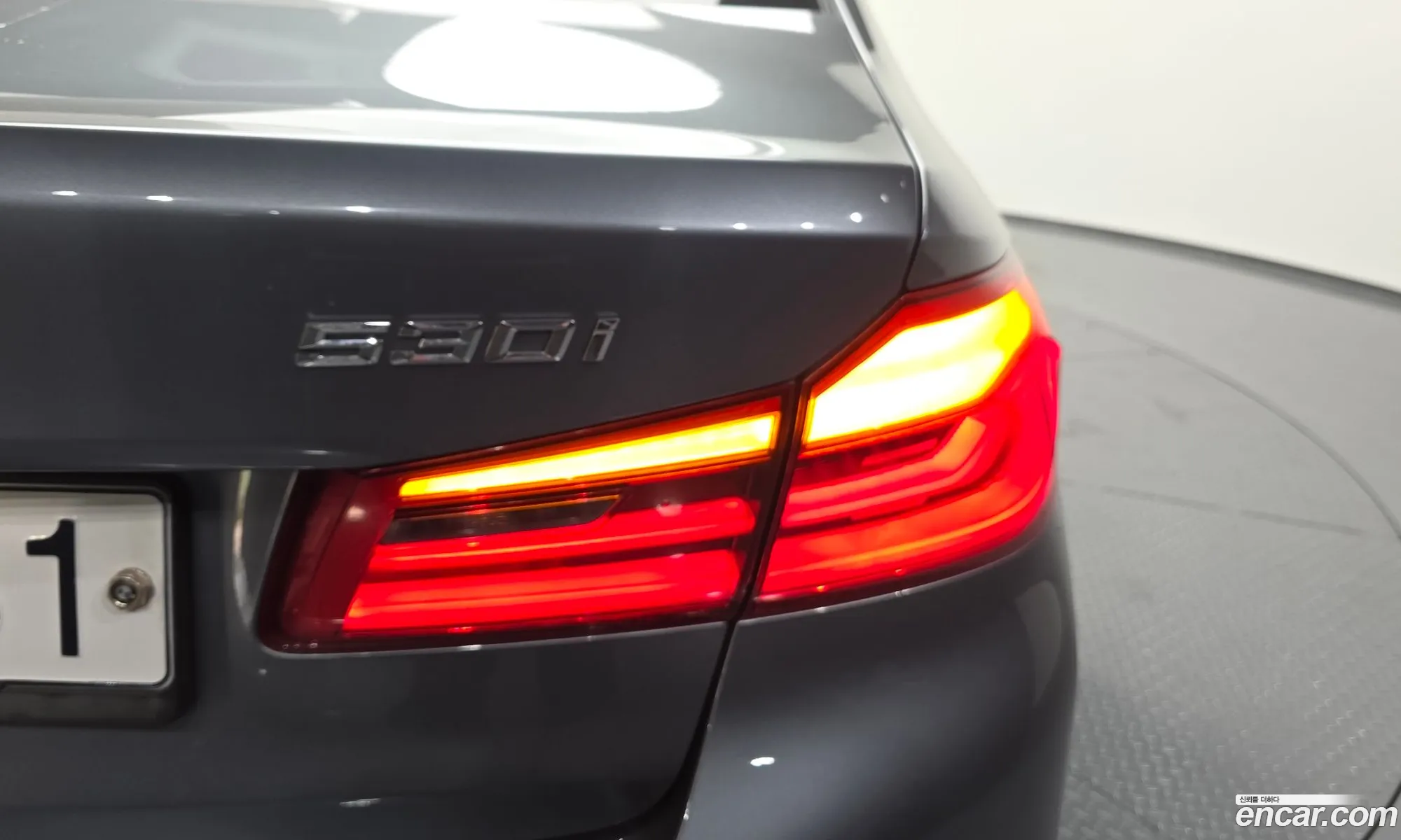 BMW 5 Series 2019 WBAJD3104KB317941 — 26