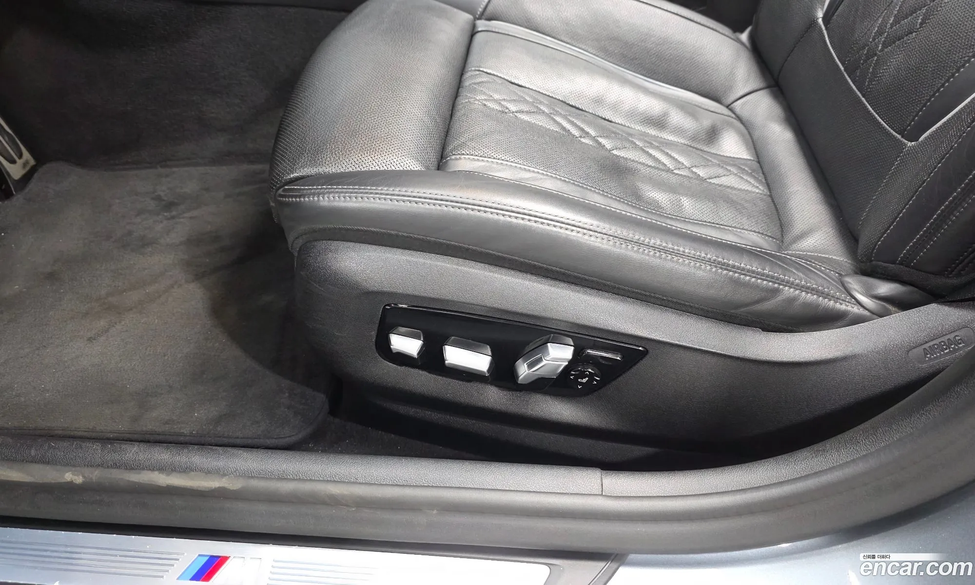 BMW 5 Series 2019 WBAJD3104KB317941 — 32