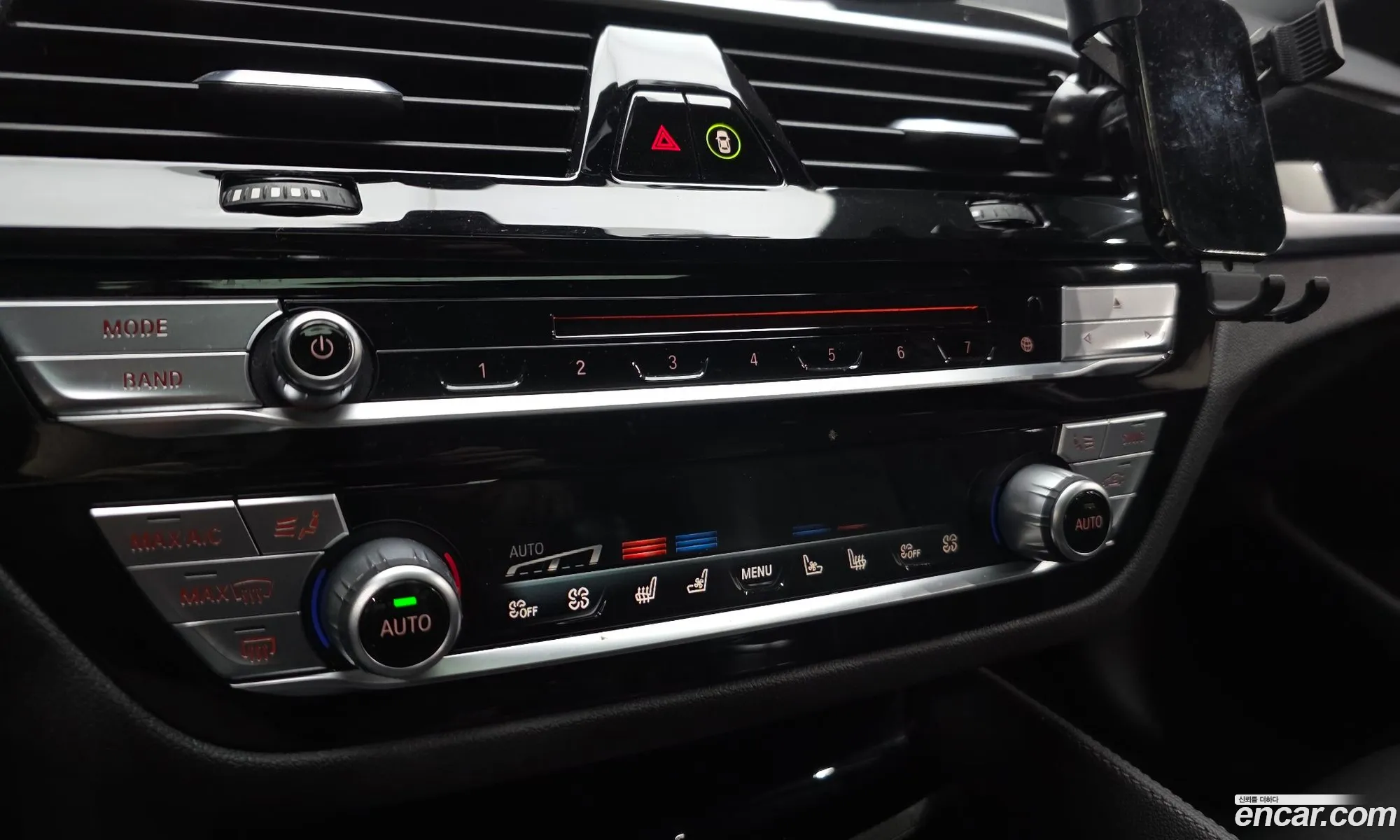 BMW 5 Series 2019 WBAJD3104KB317941 — 30