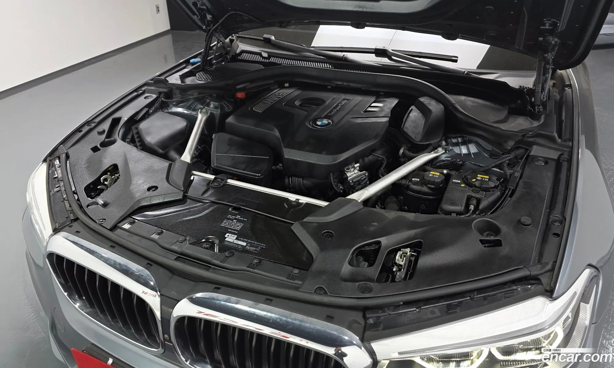 BMW 5 Series 2019 WBAJD3104KB317941 — 25