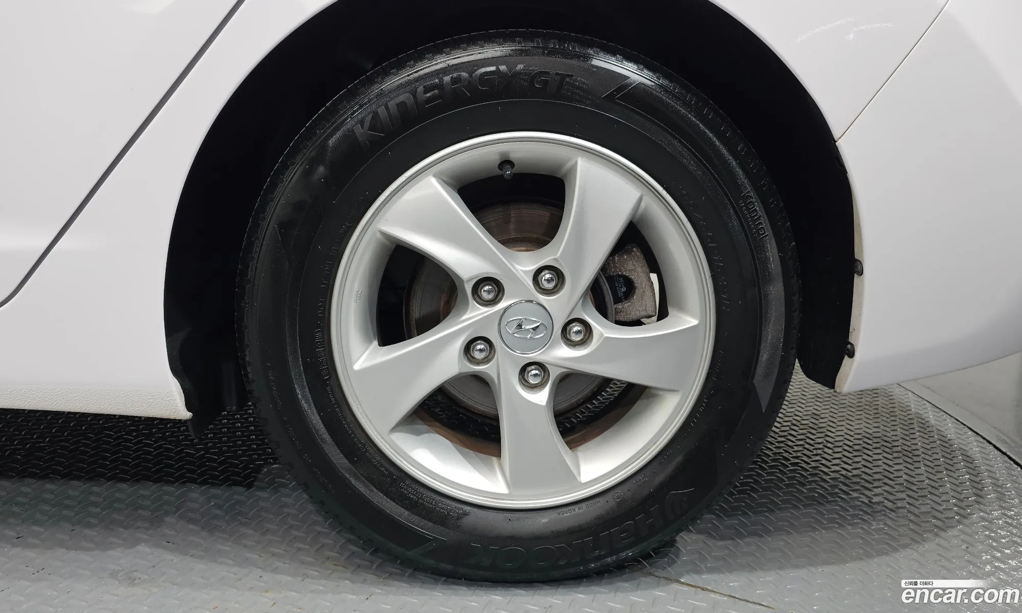 Hyundai Elantra 2014 — 17