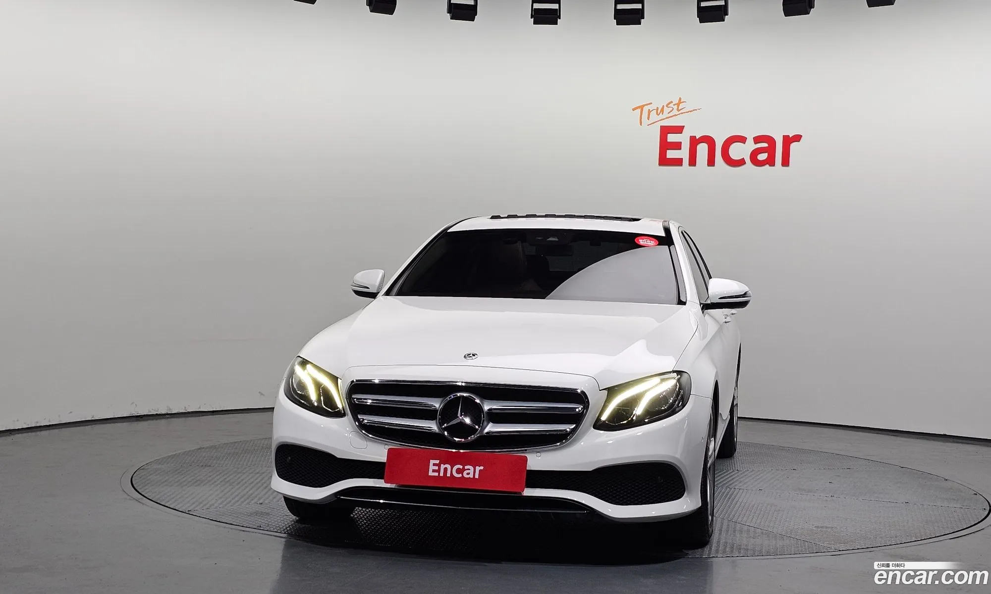 Mercedes-Benz E-Class W213 2018 — 21
