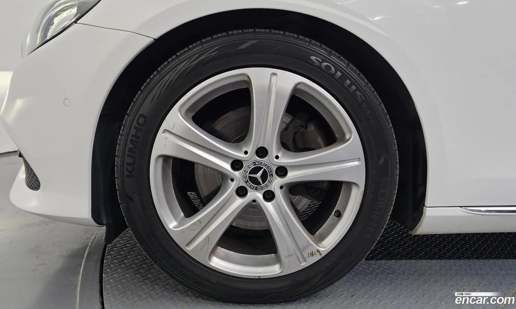 Mercedes-Benz E-Class W213 2018 — 24