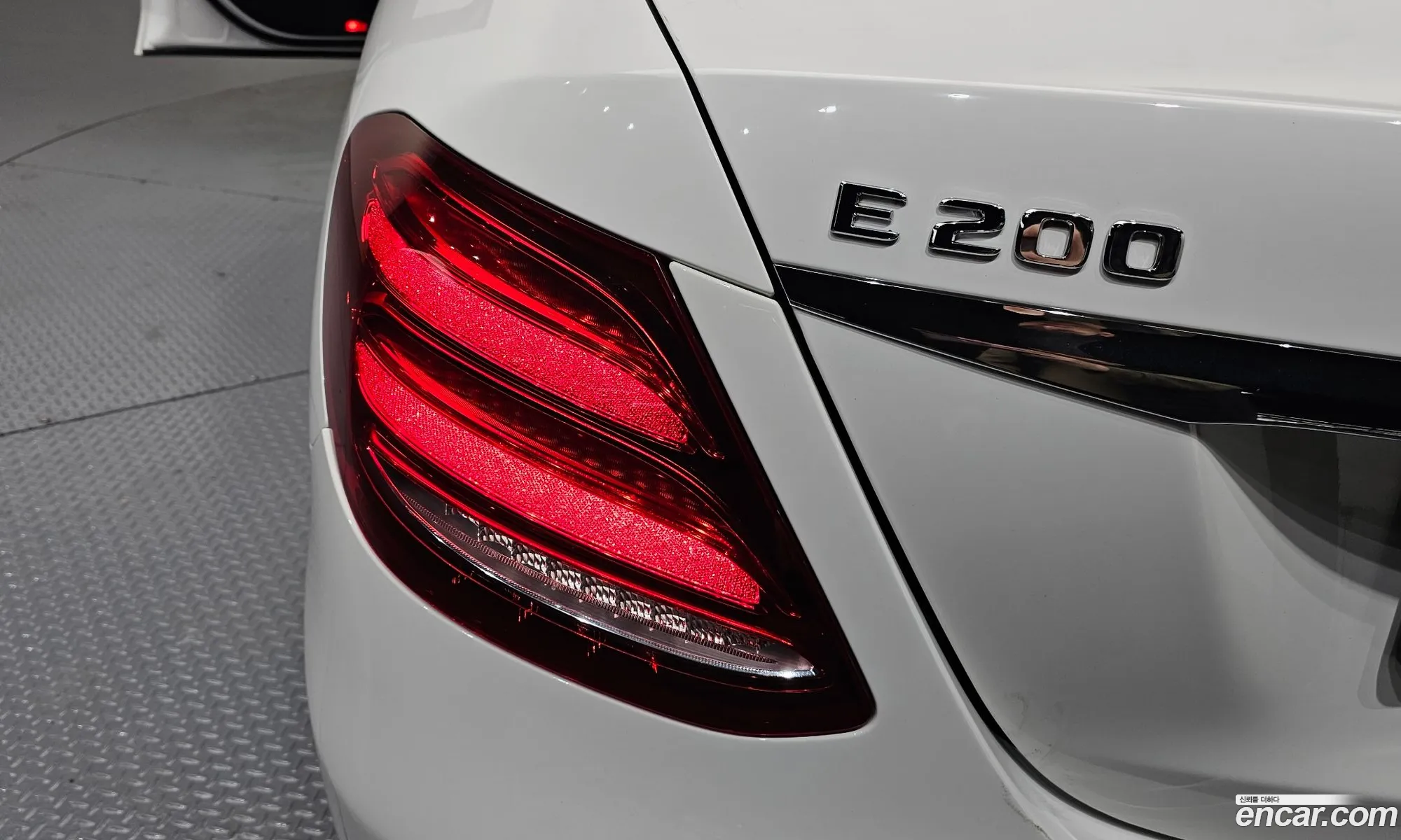 Mercedes-Benz E-Class W213 2018 — 12
