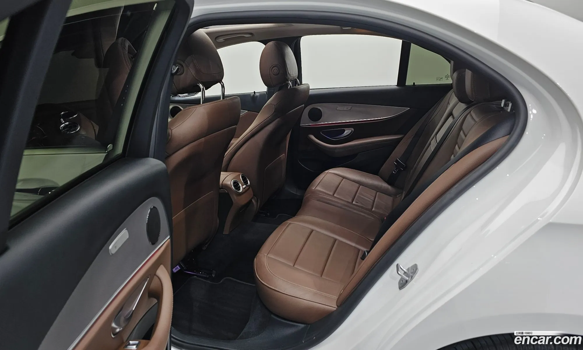 Mercedes-Benz E-Class W213 2018 — 23