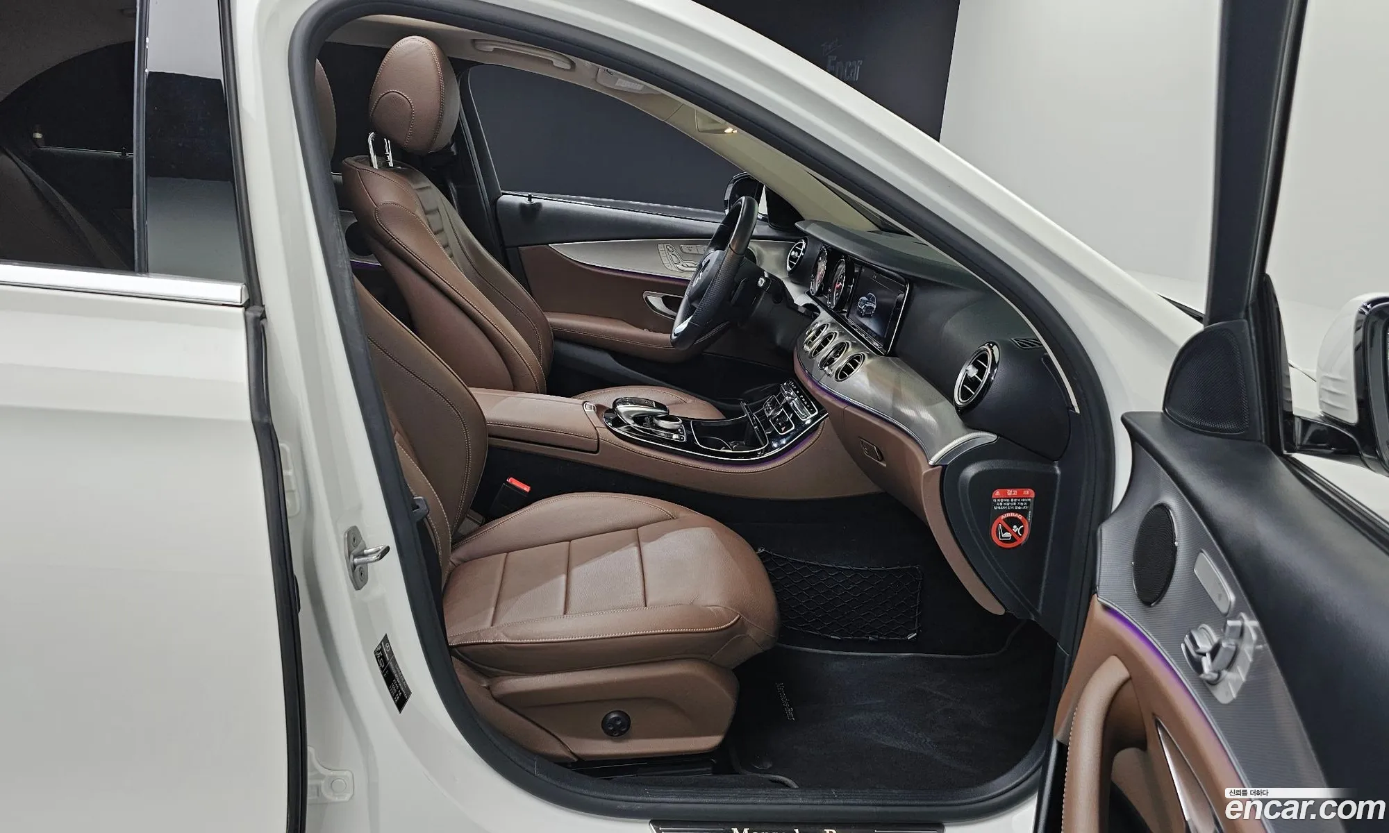 Mercedes-Benz E-Class W213 2018 — 27