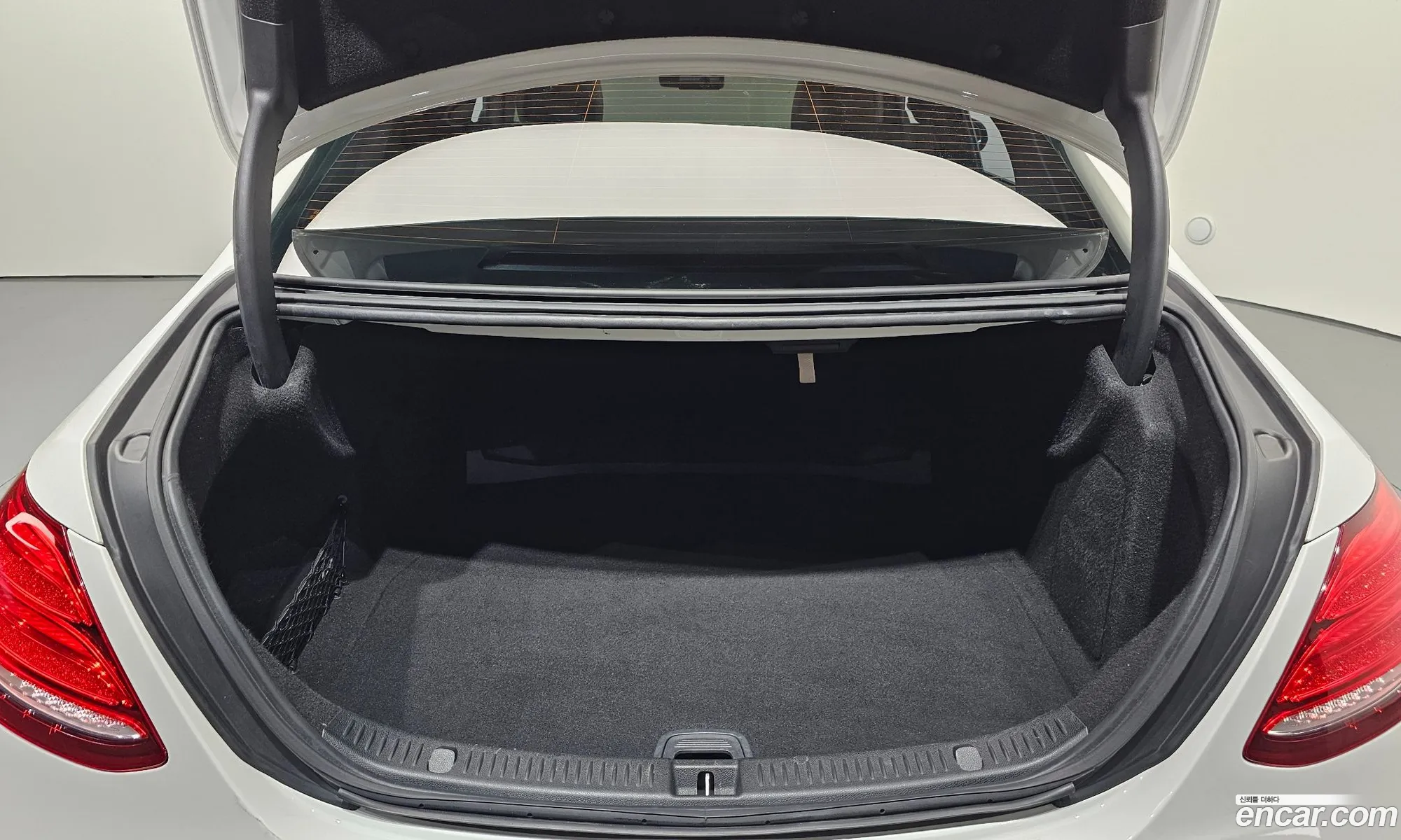 Mercedes-Benz E-Class W213 2018 — 14