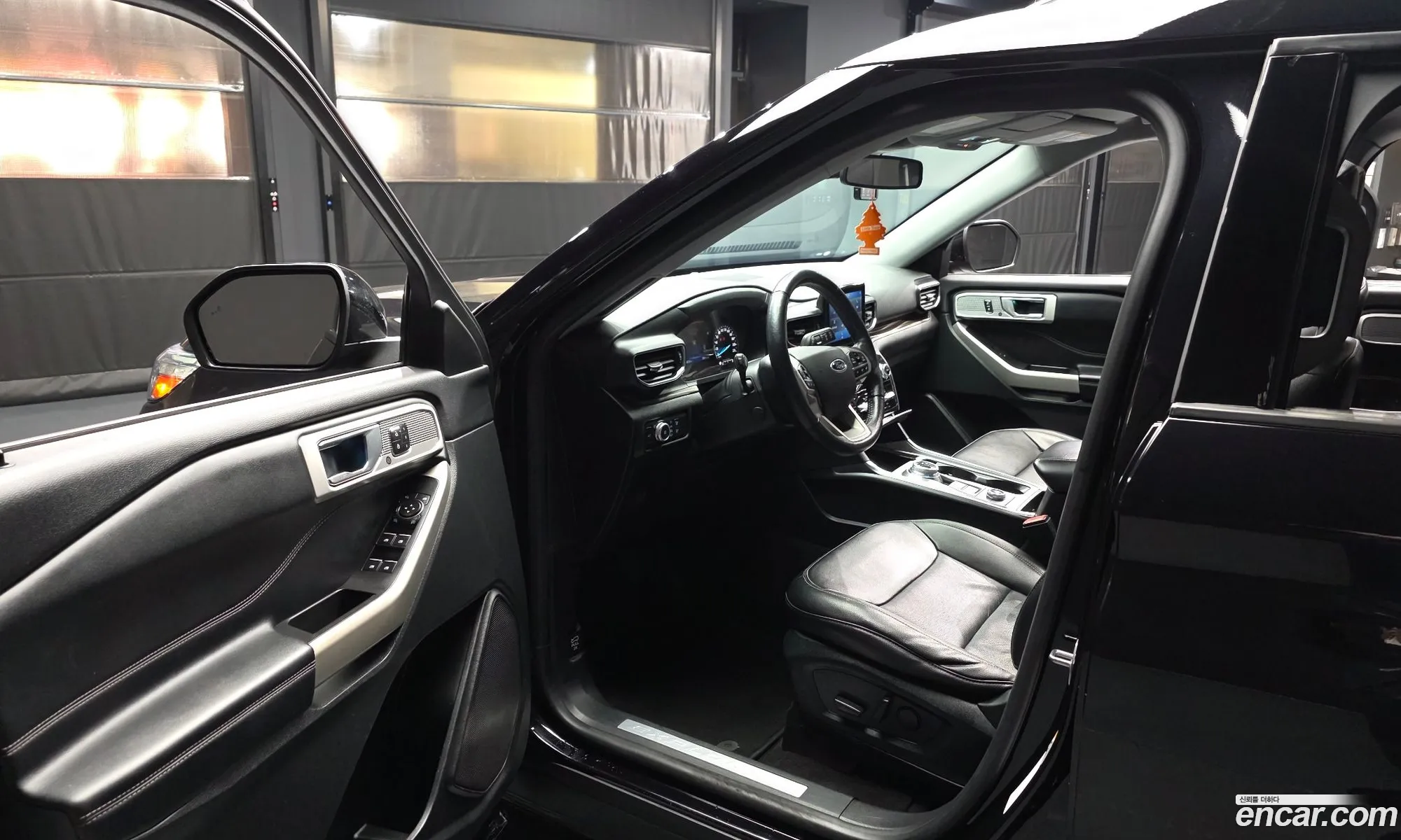 Ford Explorer 6th Gen 2021 — 30