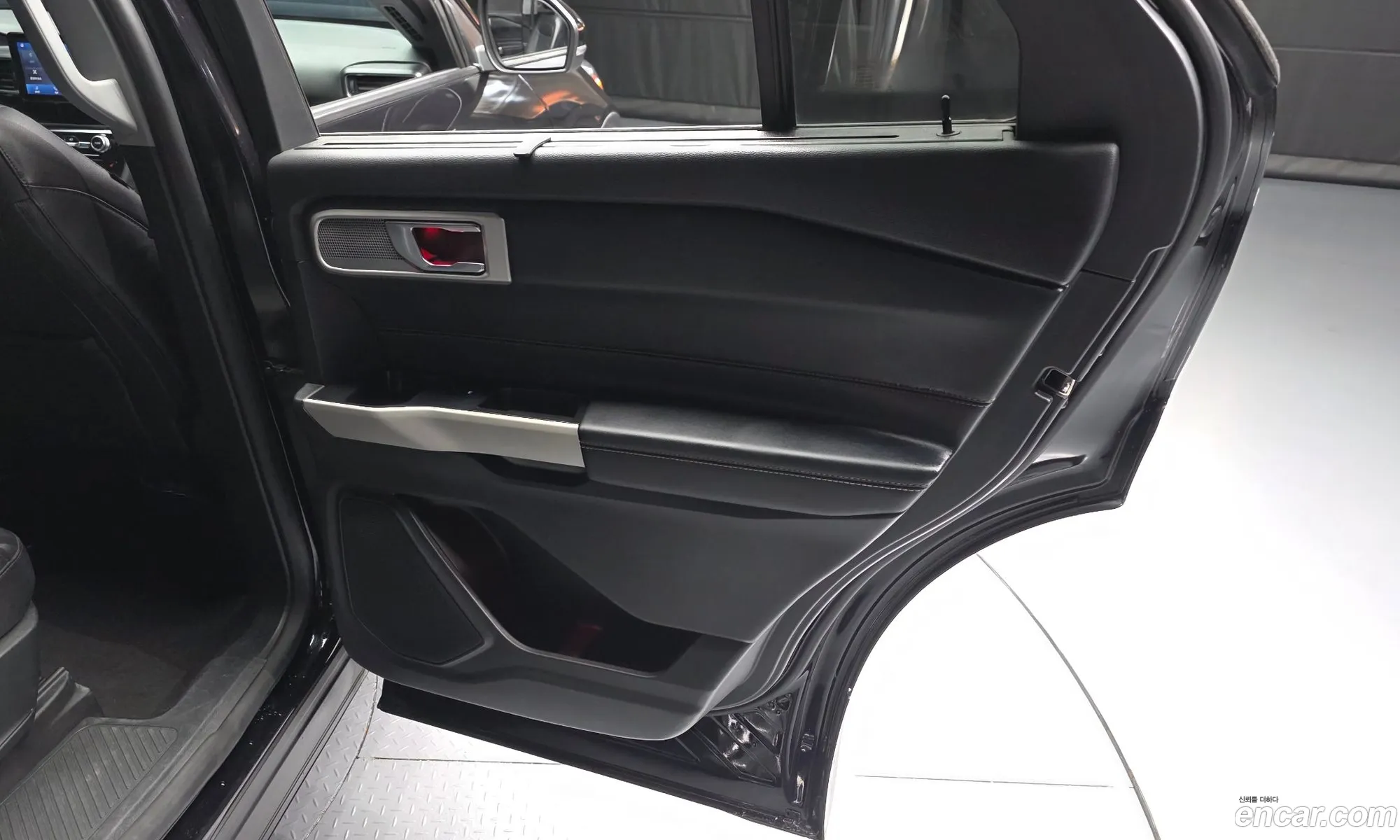 Ford Explorer 6th Gen 2021 — 15
