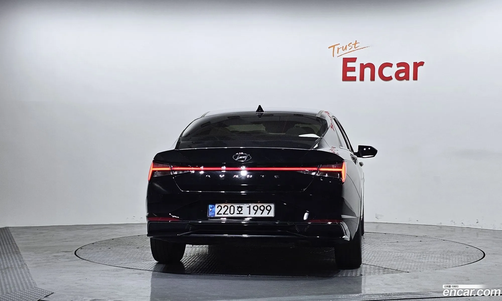 Hyundai Elantra Hybrid 2023 — 3