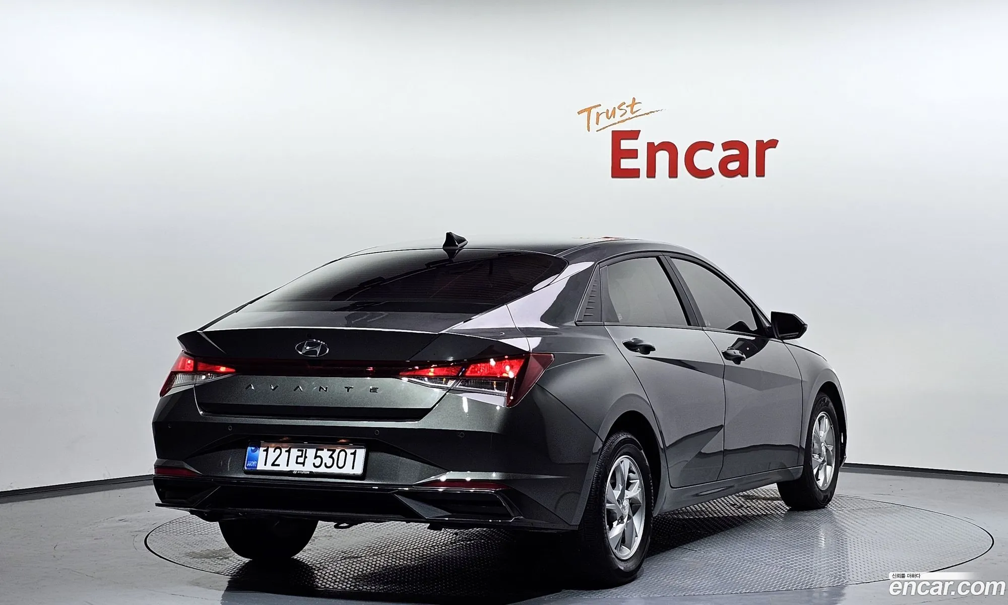 Hyundai Elantra 2022 — 23