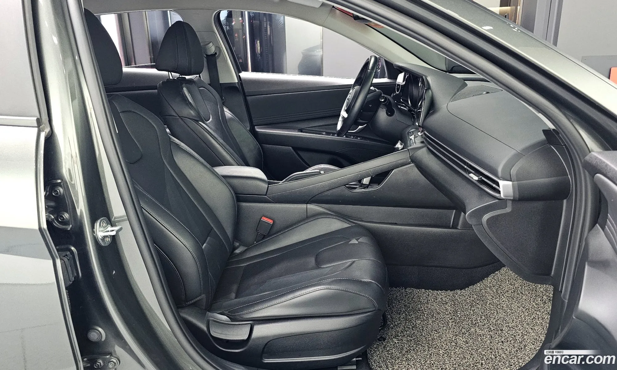 Hyundai Elantra 2022 — 4