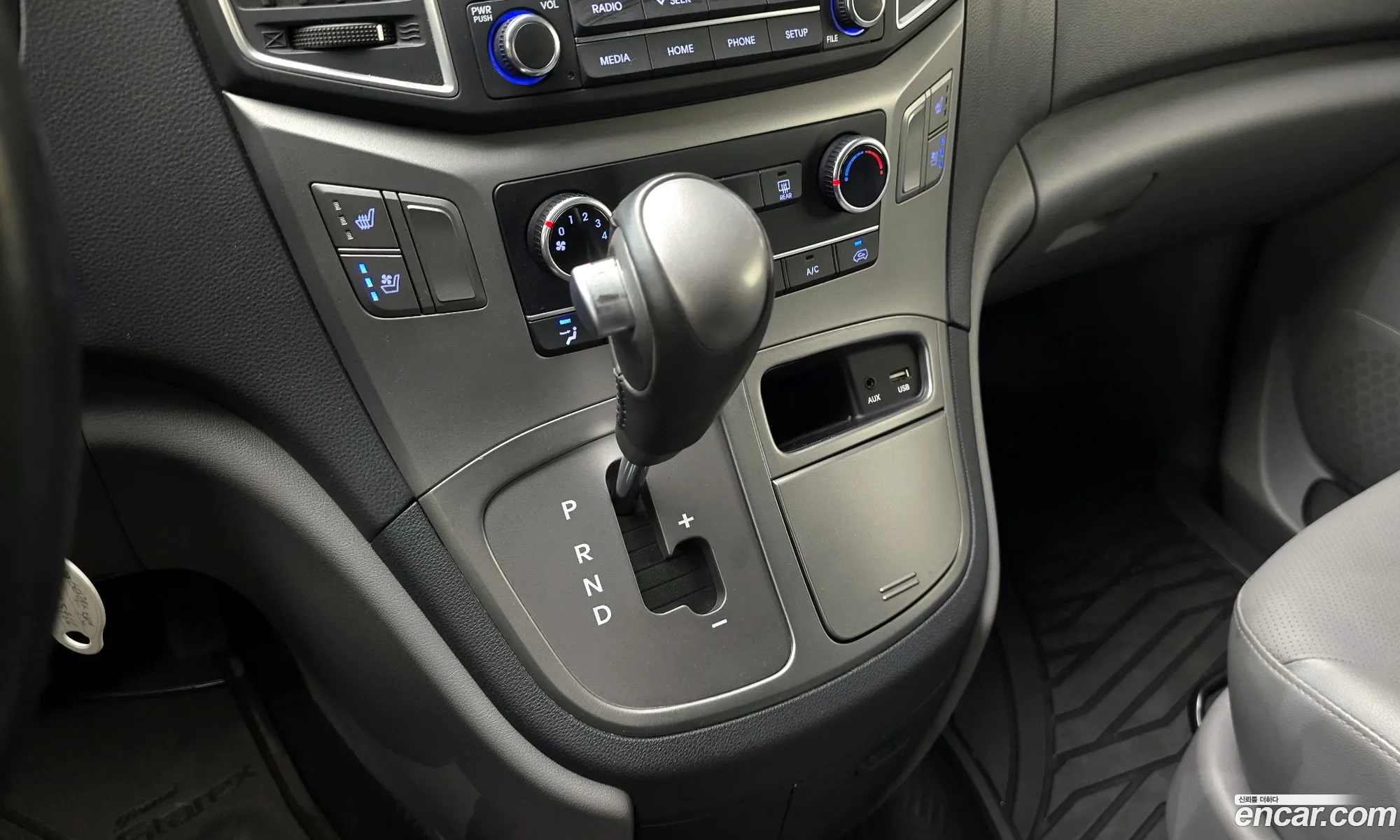Hyundai Grand Starex 2020 — 13