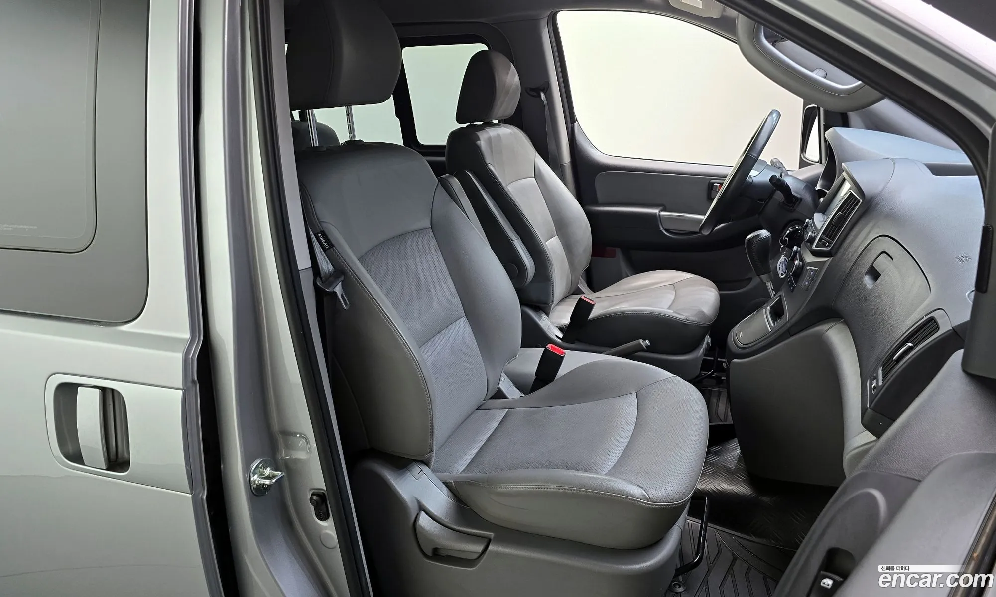 Hyundai Grand Starex 2020 — 3