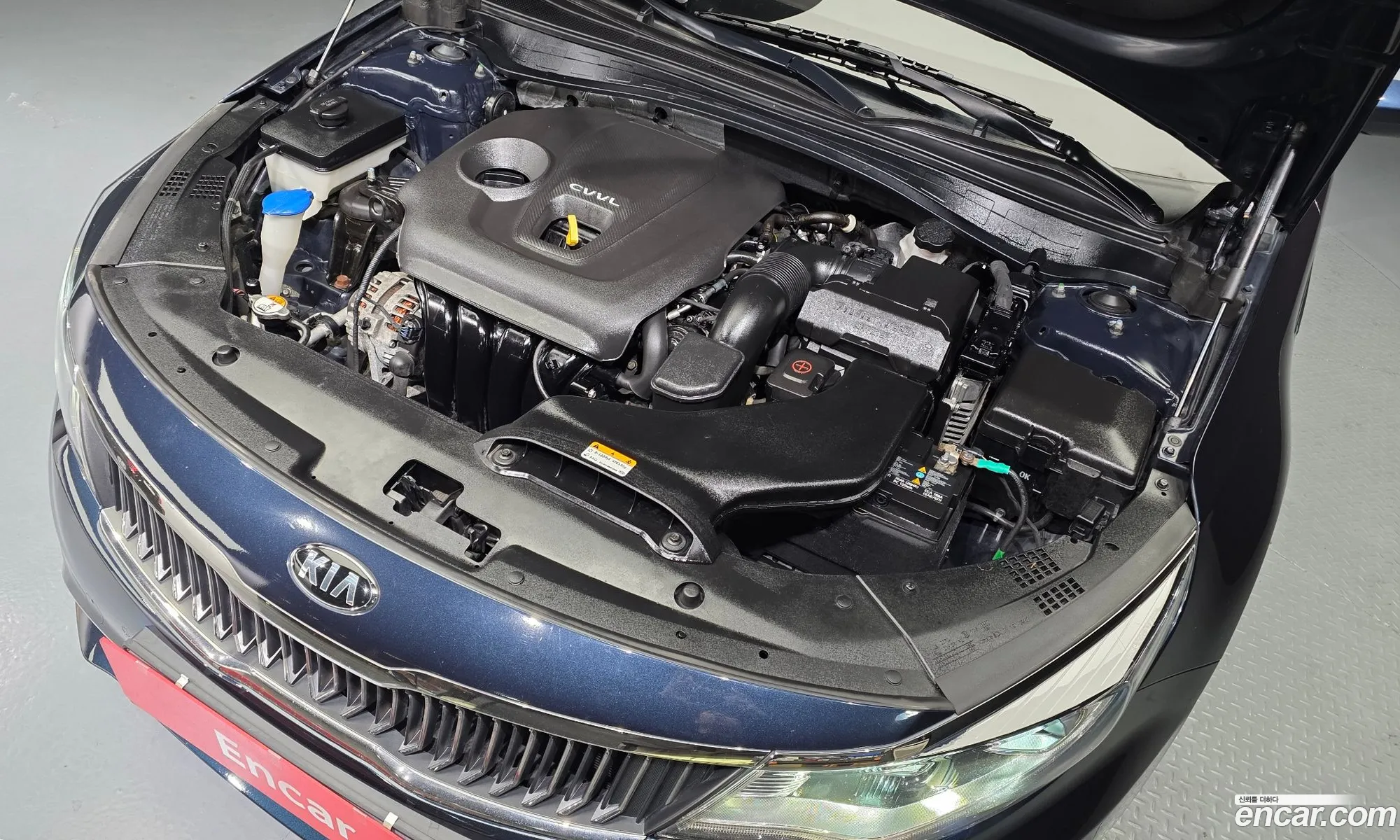 Kia K5 2018 KNAGU411BKA272412 — 18