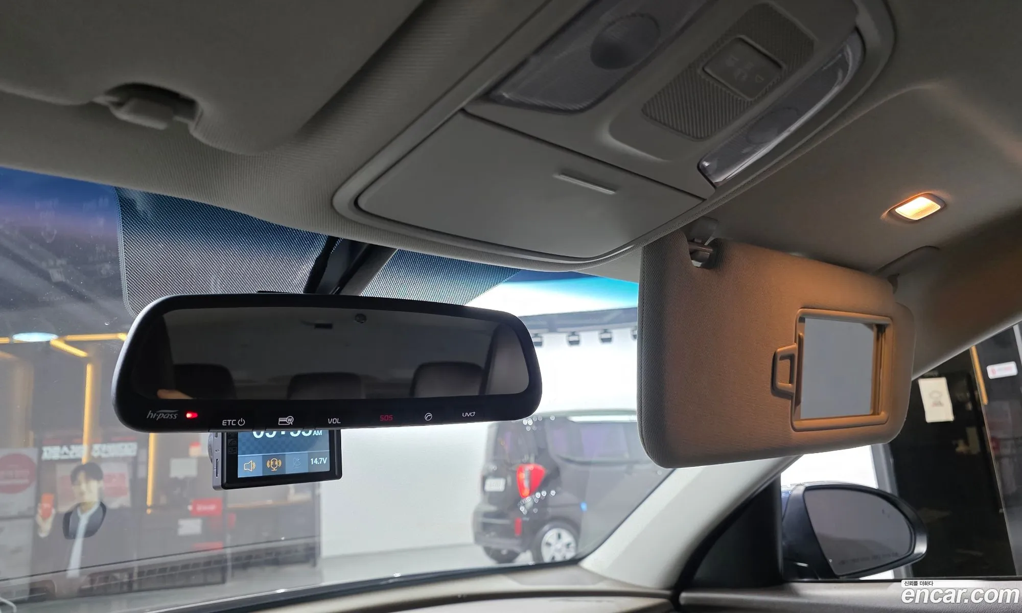 Kia K5 2018 KNAGU411BKA272412 — 2