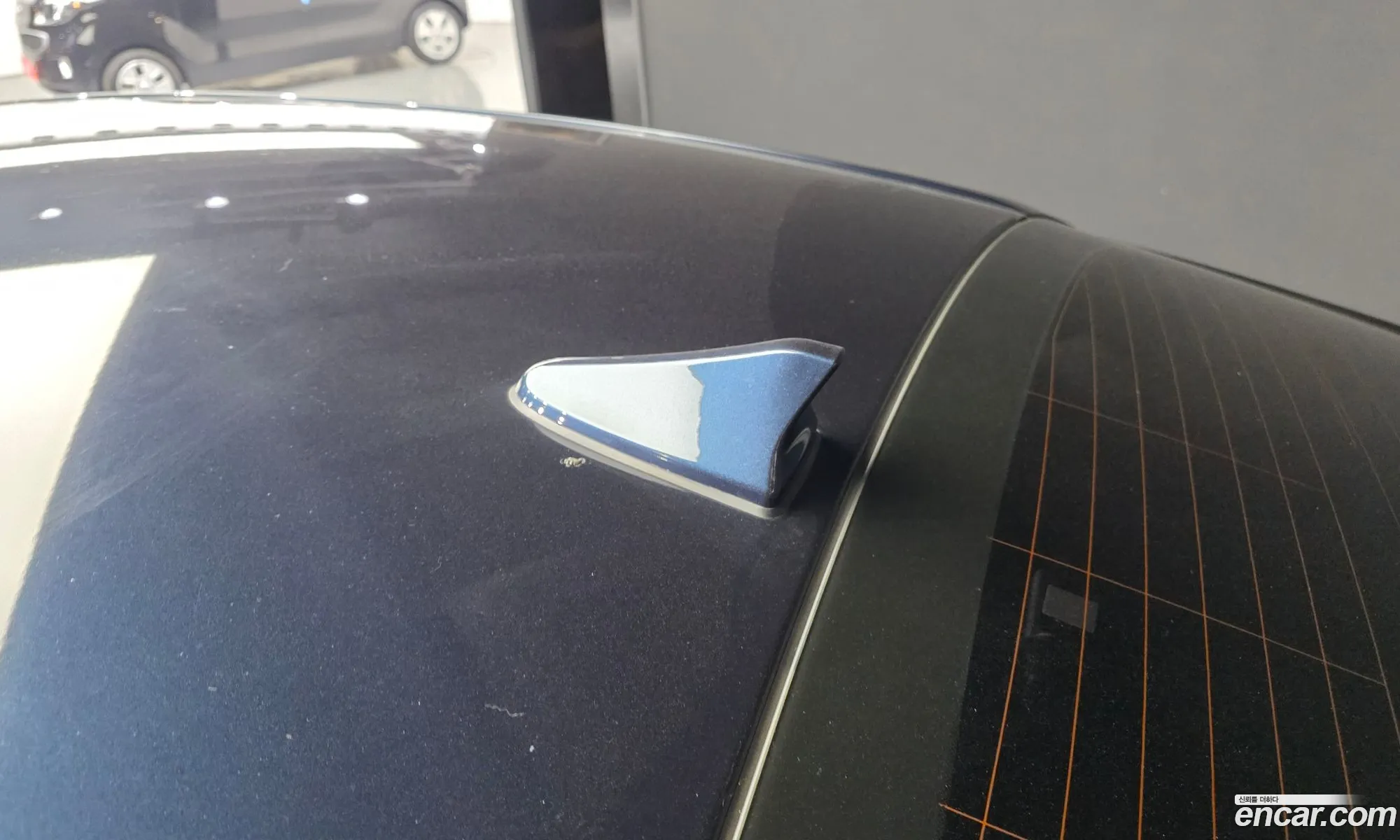Kia K5 2018 KNAGU411BKA272412 — 24