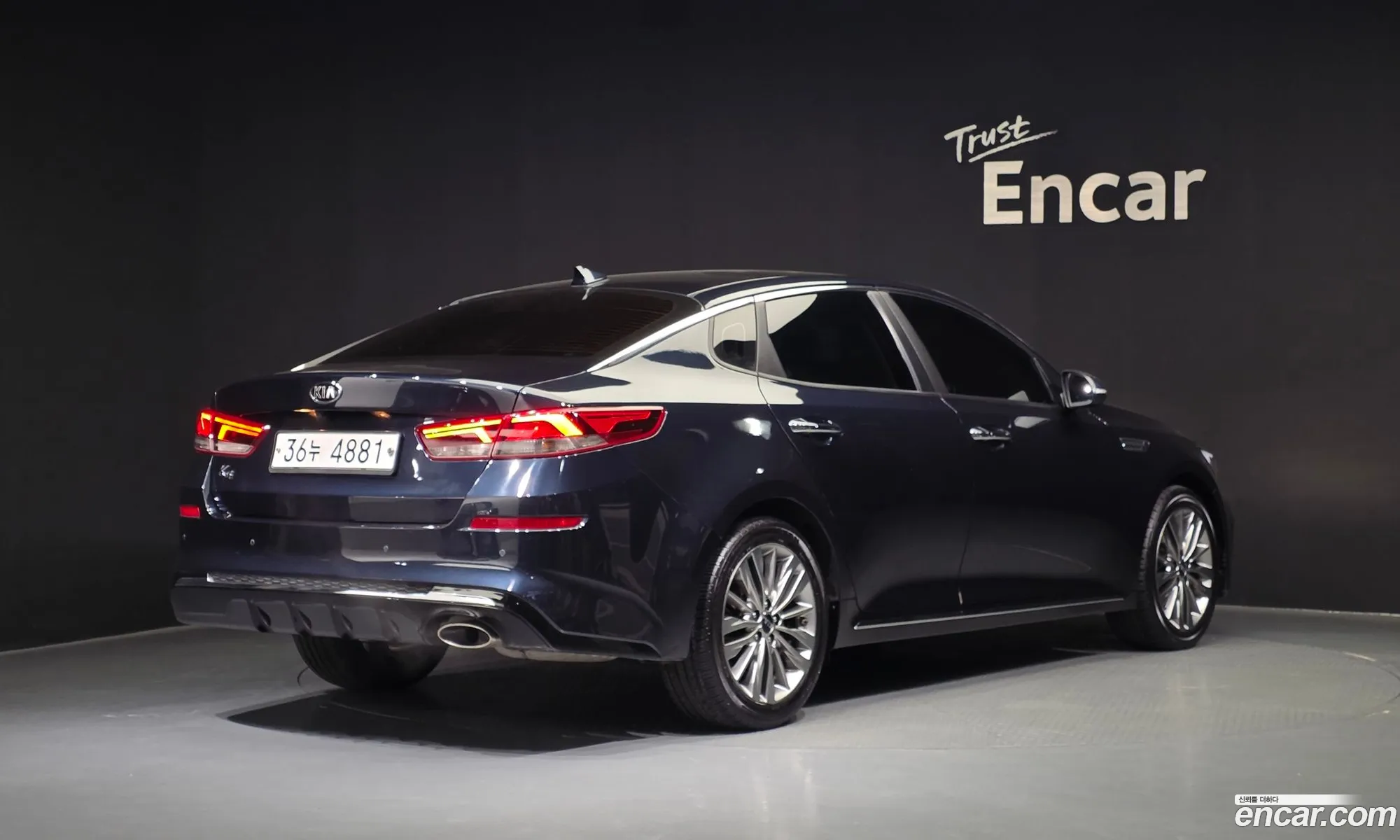 Kia K5 2018 KNAGU411BKA272412 — 19
